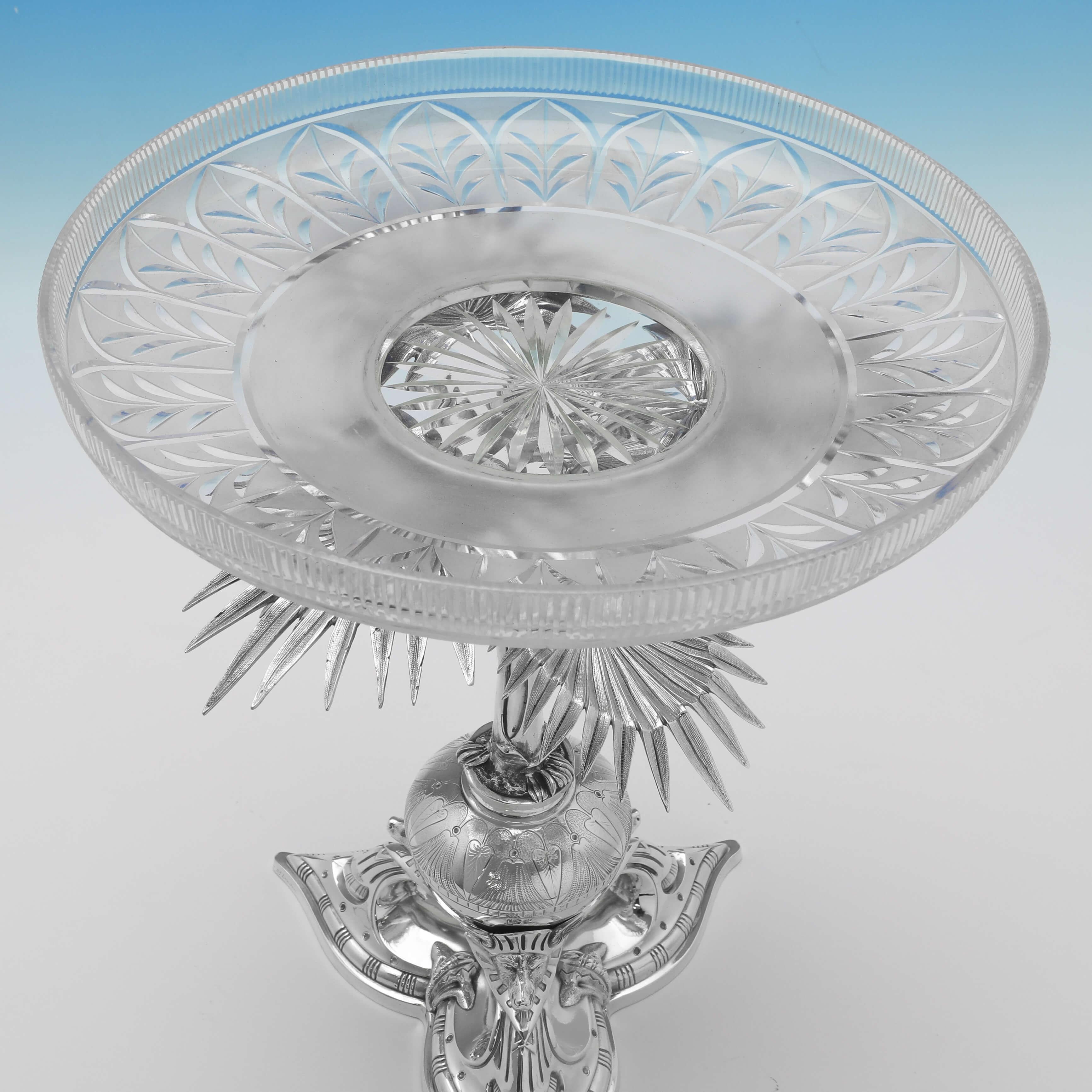 Egyptian Revival Pair of Victorian Antique Sterling Silver Dessert Stands, 1871 In Good Condition For Sale In London, London