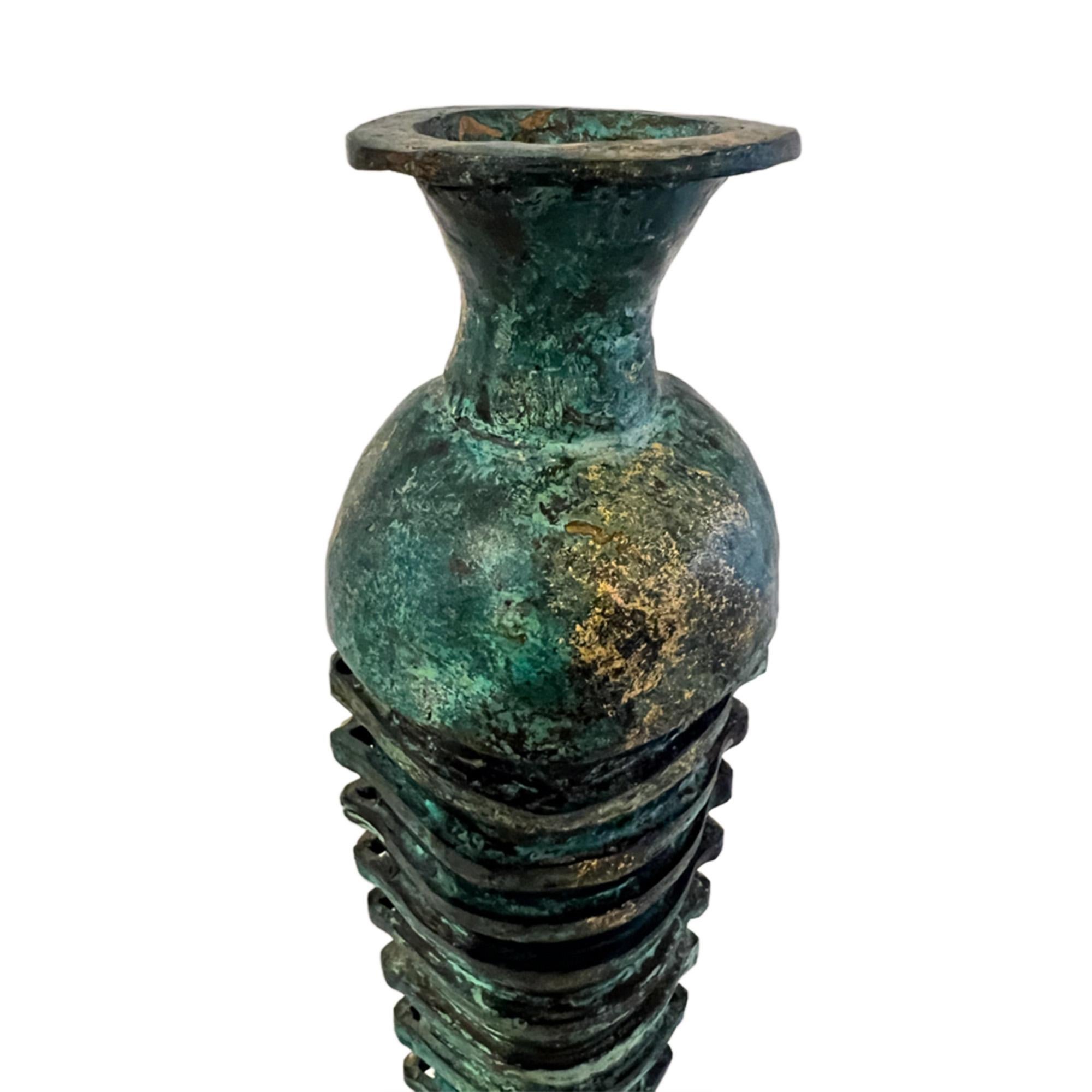 Neoegizio Vaso in bronzo patinato e dorato di epoca rinascimentale egiziana Circa 1990 in vendita