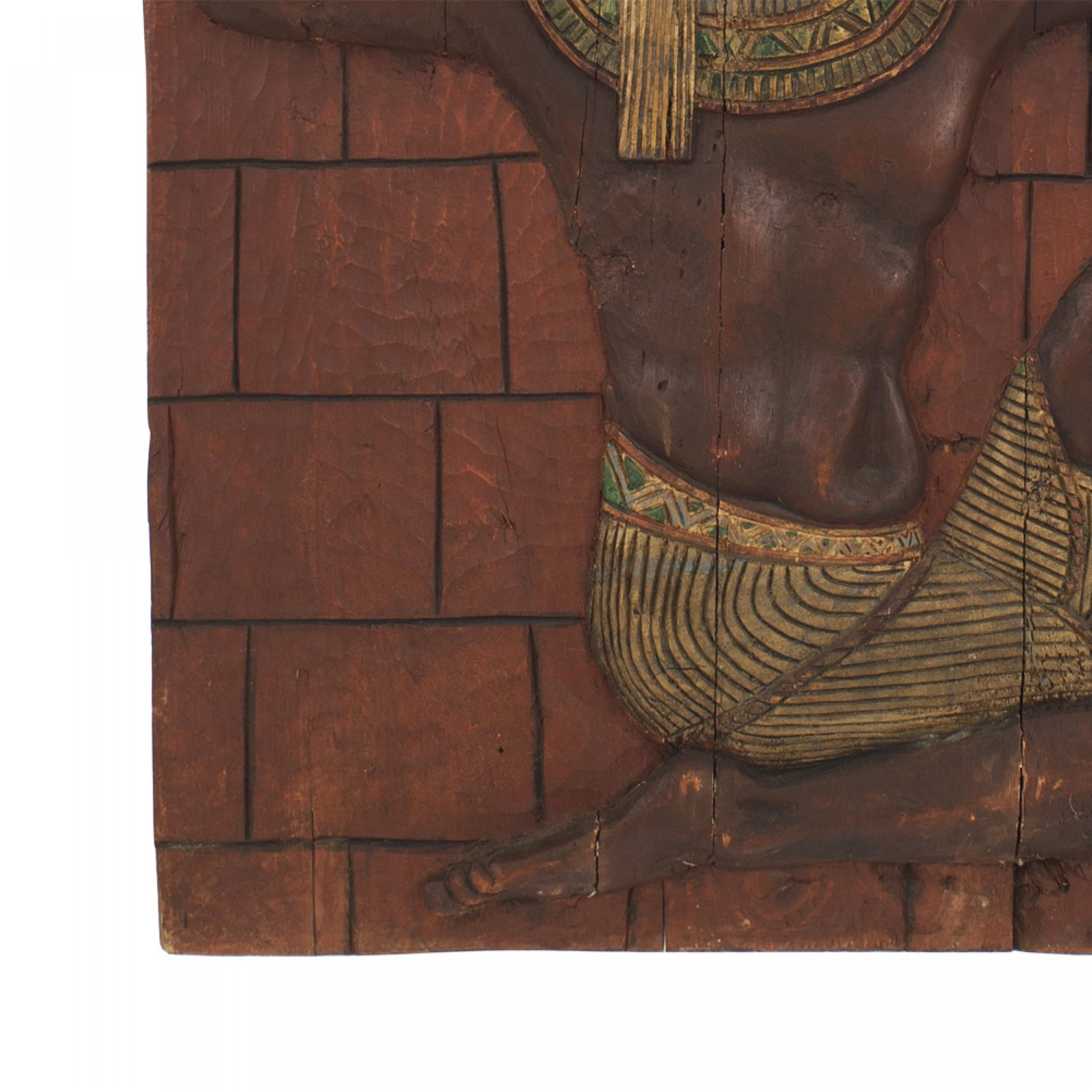 Fait main Plaque murale polychrome néo-égyptien en vente