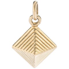 Breloque pyramide néo-égyptien en or jaune 18 carats