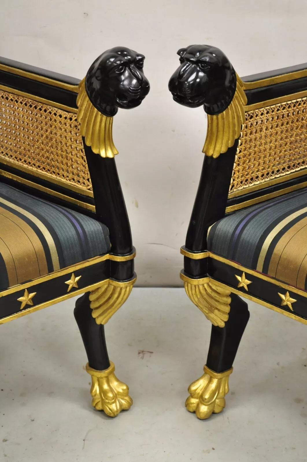 Inconnu Revive égyptien Régence noir ébonisé doré Chaises à trône à tête de lion - Paire en vente
