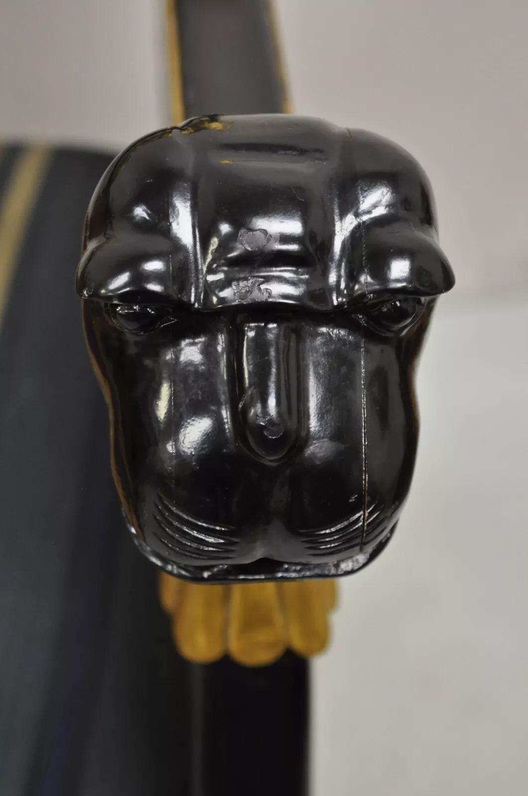 XXIe siècle et contemporain Revive égyptien Régence noir ébonisé doré Chaises à trône à tête de lion - Paire en vente