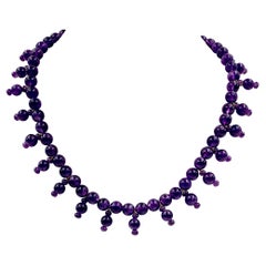 Collier de perles d'améthyste violet royal de style néo-égyptien, fermoir bambou en or 14 carats