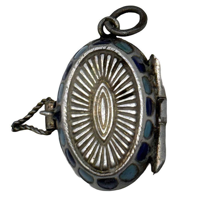 Egyptian Revival Sterling Silver Painted Enamel Locket w/ Gilded Gold Nude Mummy In Good Condition For Sale In Van Nuys, CA