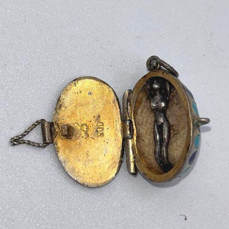 Egyptian Revival Sterling Silver Painted Enamel Locket w/ Gilded Gold Nude Mummy For Sale 2