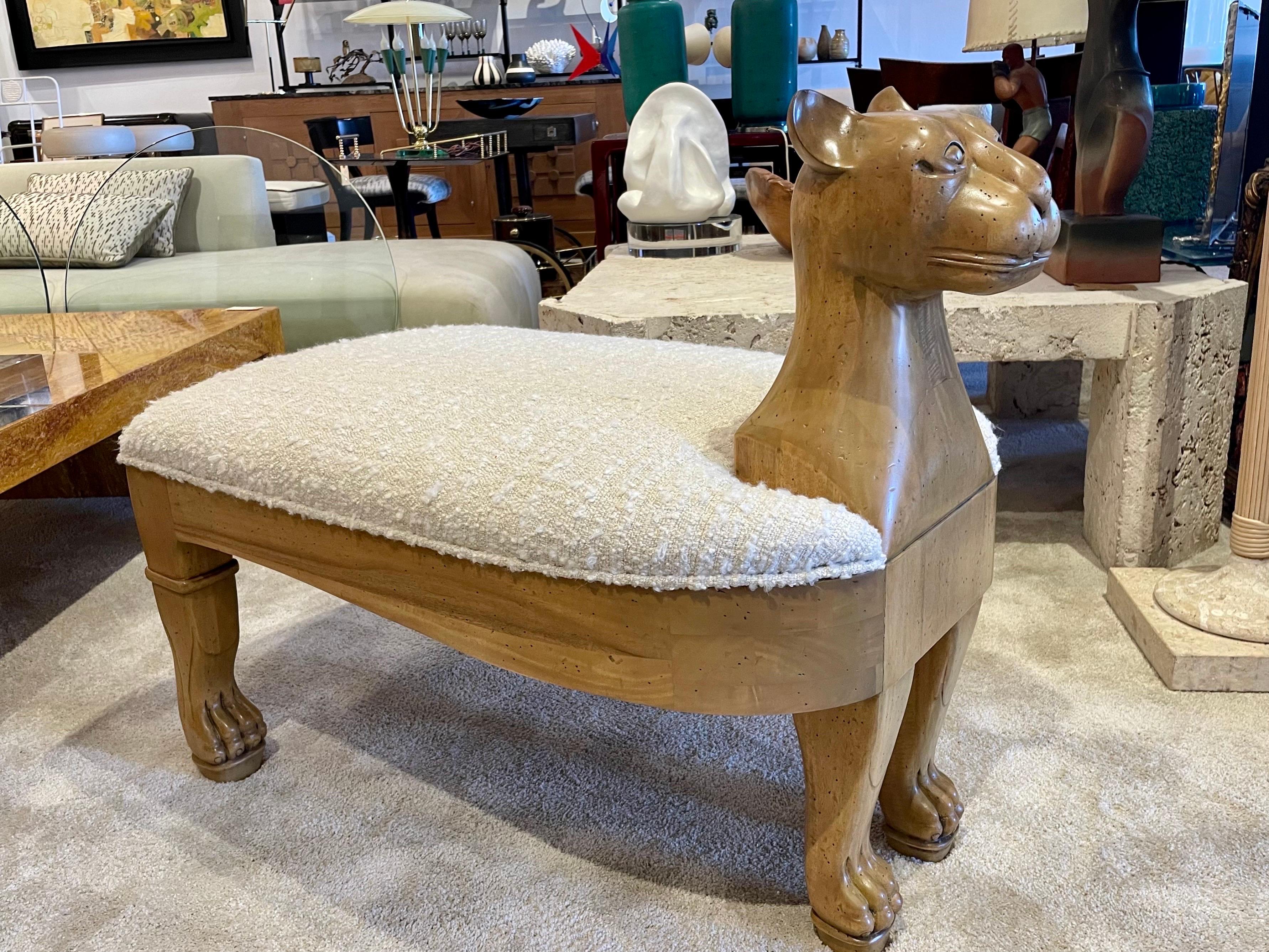Banc/ottoman en bois fantaisiste de style Revive égyptien en vente 1