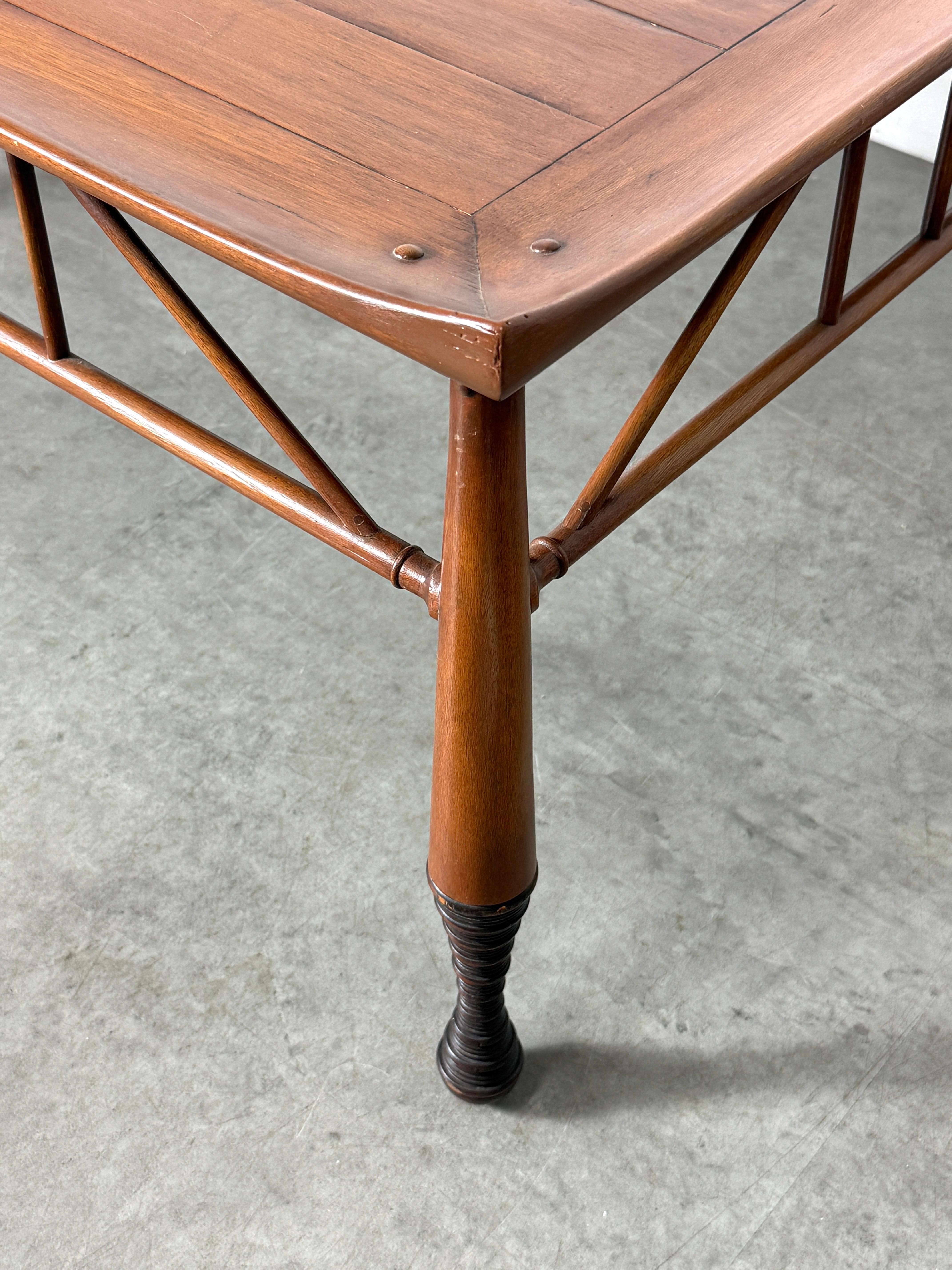 Noyer Table basse Thebes de style néo-égyptien en noyer d'après Liberty & Co. 21e siècle en vente