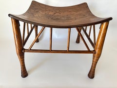 Tabouret « Thebes » de style néo-égyptien, signé Liberty of London, début du XXe siècle