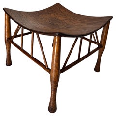 Tabouret « Thebes » de style néo-égyptien, signé Liberty of London, début du XXe siècle