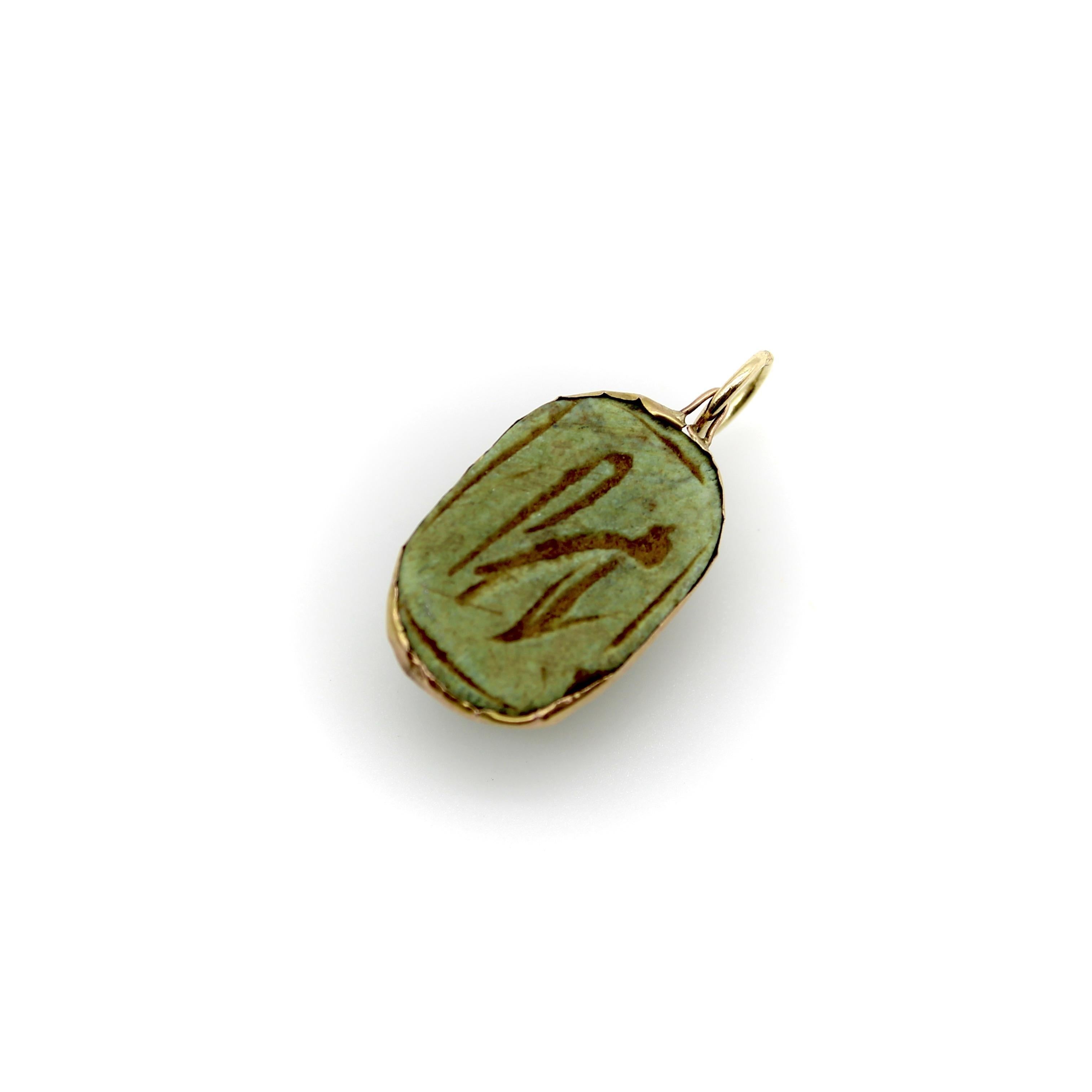 da uomo o donna Ciondolo Scarabeo in faience turchese egiziana con montatura in oro 14K in vendita