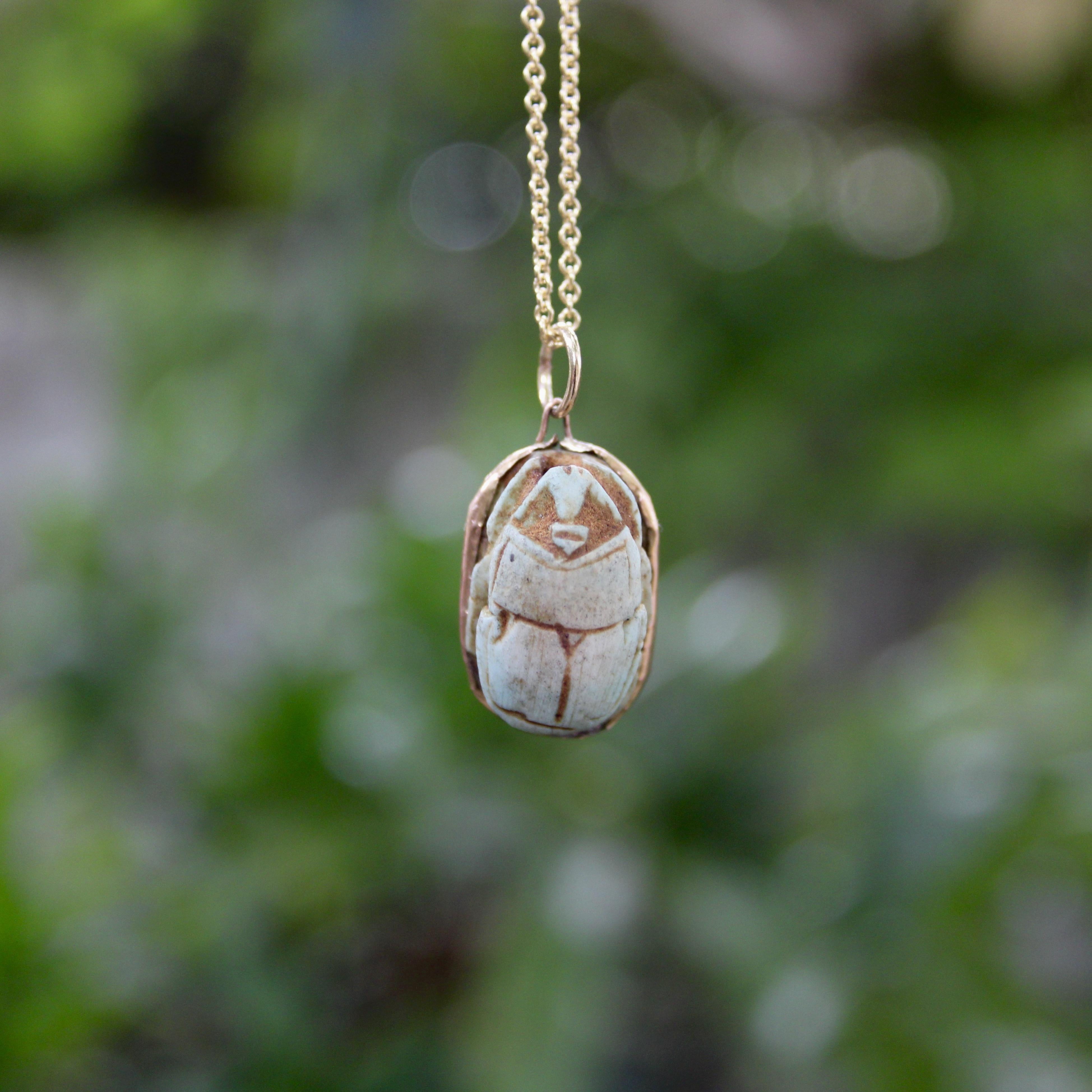 Ciondolo Scarabeo in faience turchese egiziana con montatura in oro 14K in vendita 3
