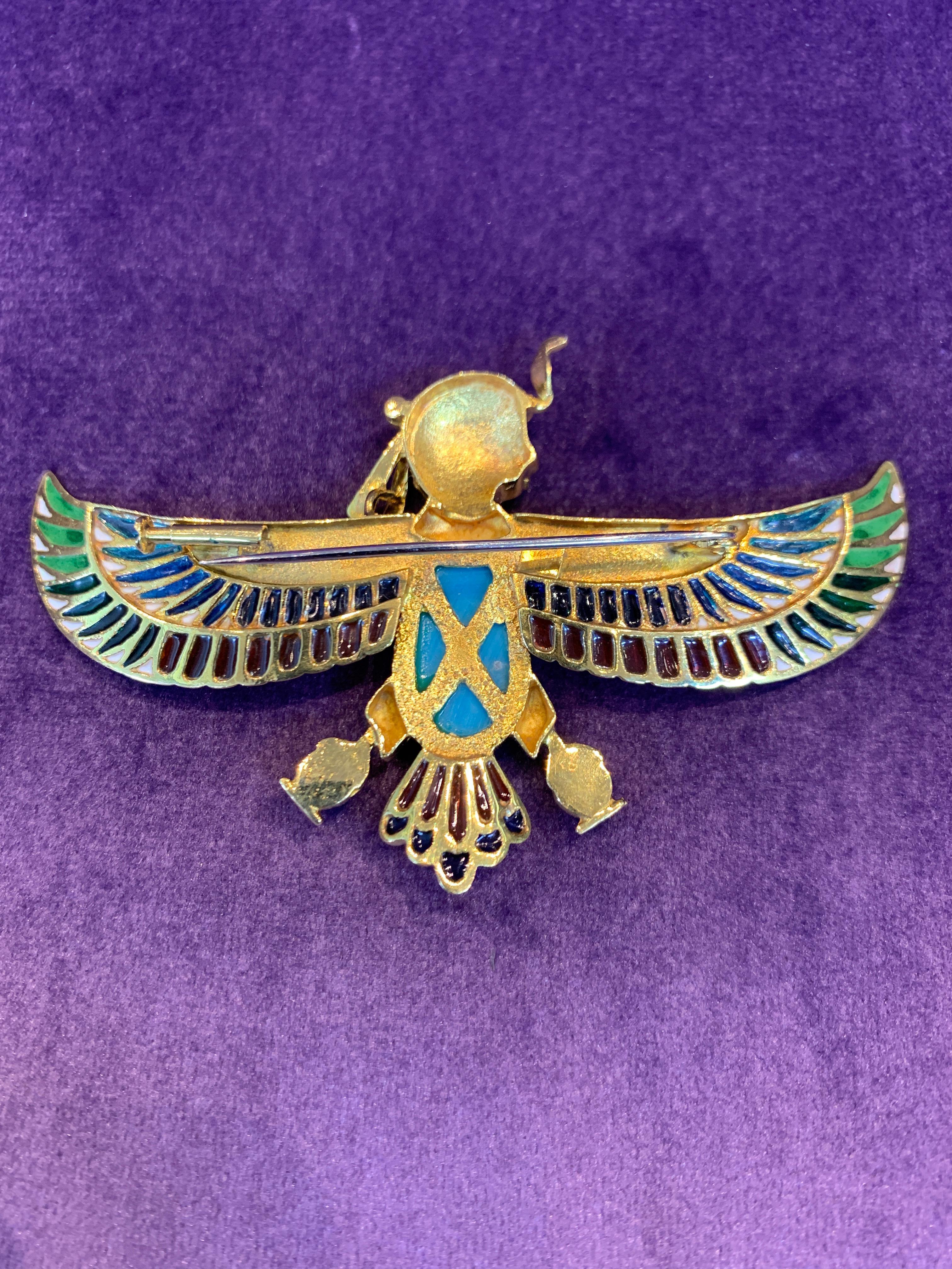 Néo-égyptien Broche sphinx de style néo-égyptien en turquoise et émail plissé « a Jour » en vente