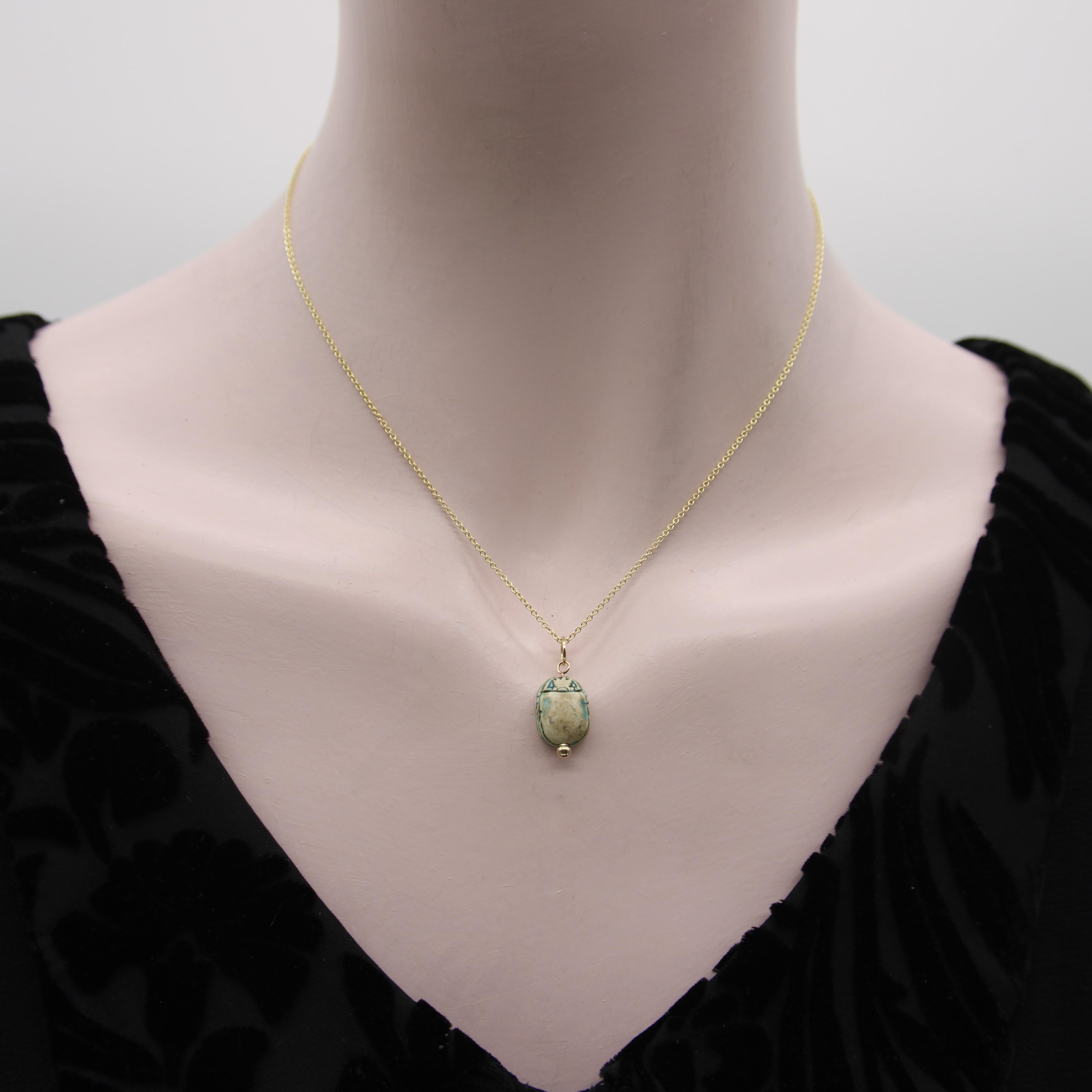 Ciondolo Scarabeo in faience lavata turchese egiziana con montatura in oro 14K in vendita 2