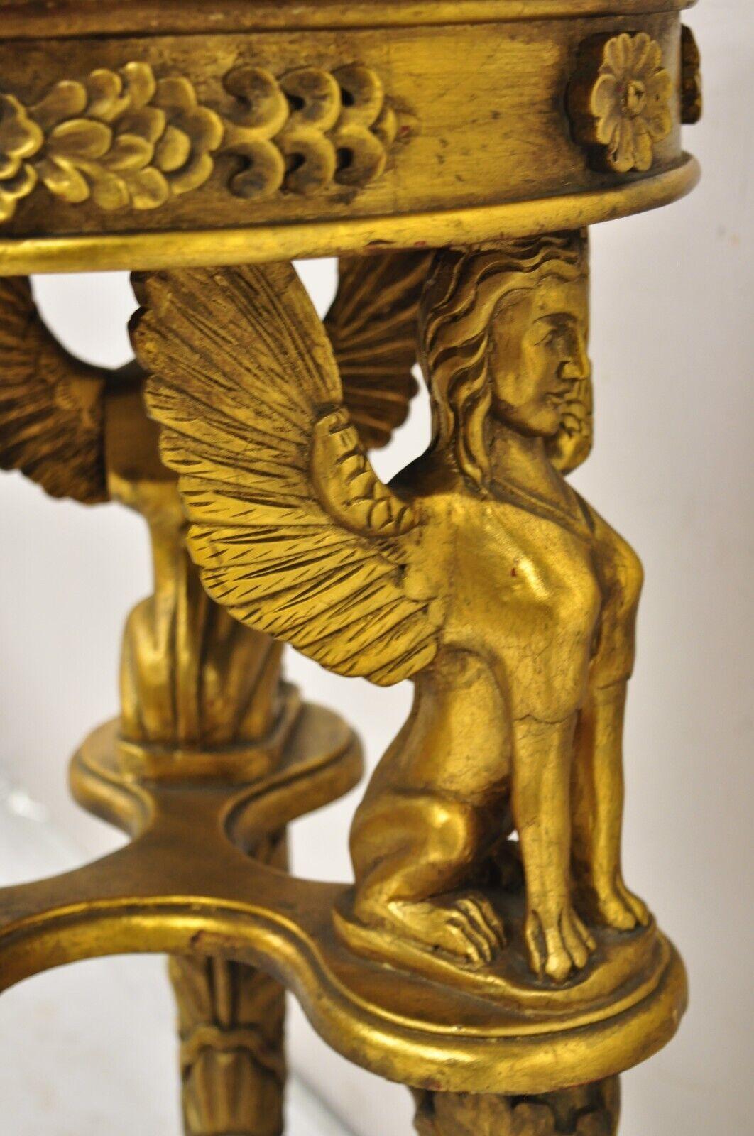 Plant Stand à piédestal Figural en bois doré égyptien Revivial Round Marble Top Bon état - En vente à Philadelphia, PA