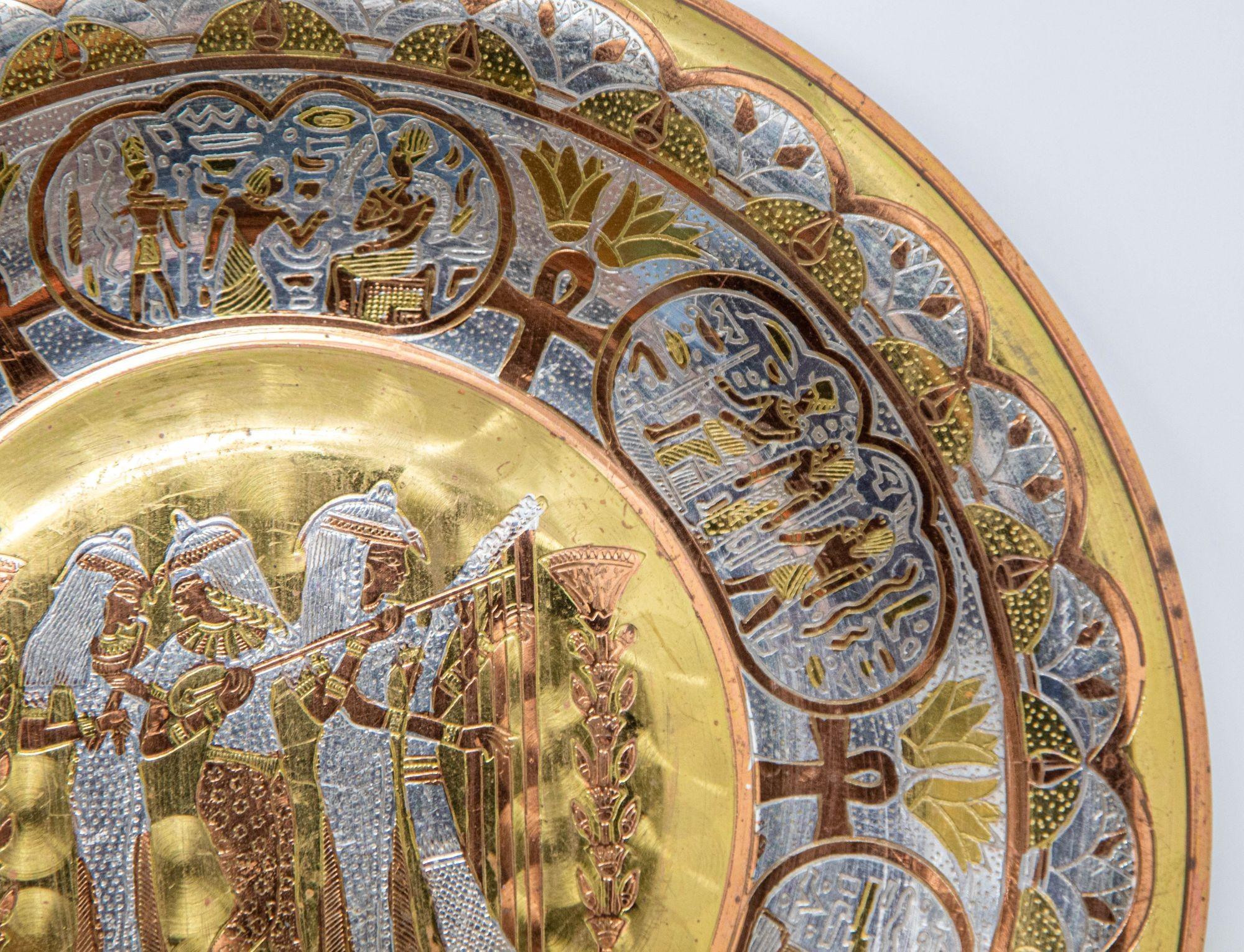 Egyptian Round Brass Tray with Silver and Copper Overlay Wall Hanging 1970 In Good Condition For Sale In North Hollywood, CA