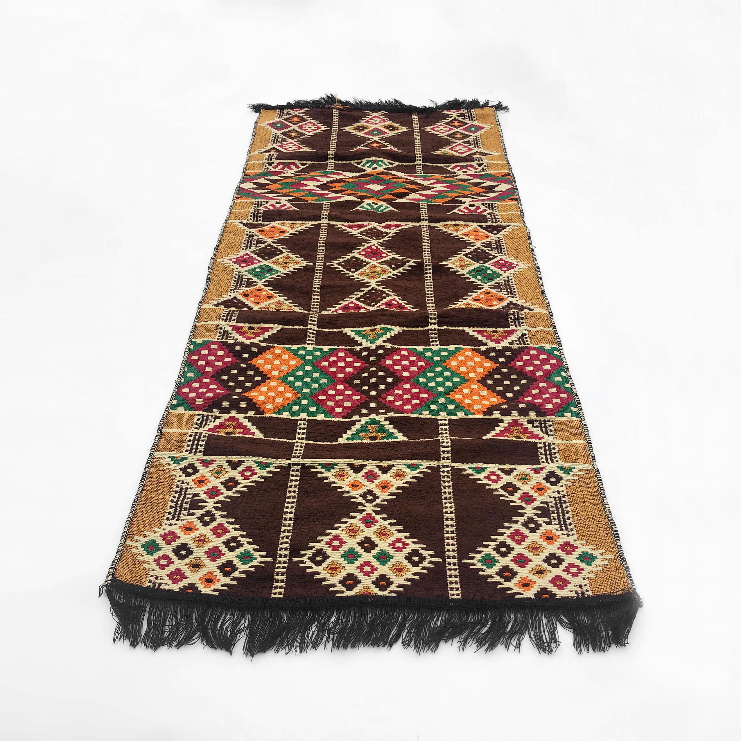 Egyptian Runner Rug Wall Hanging Vintage Bohemian Traditional North African In Good Condition For Sale In London, GB