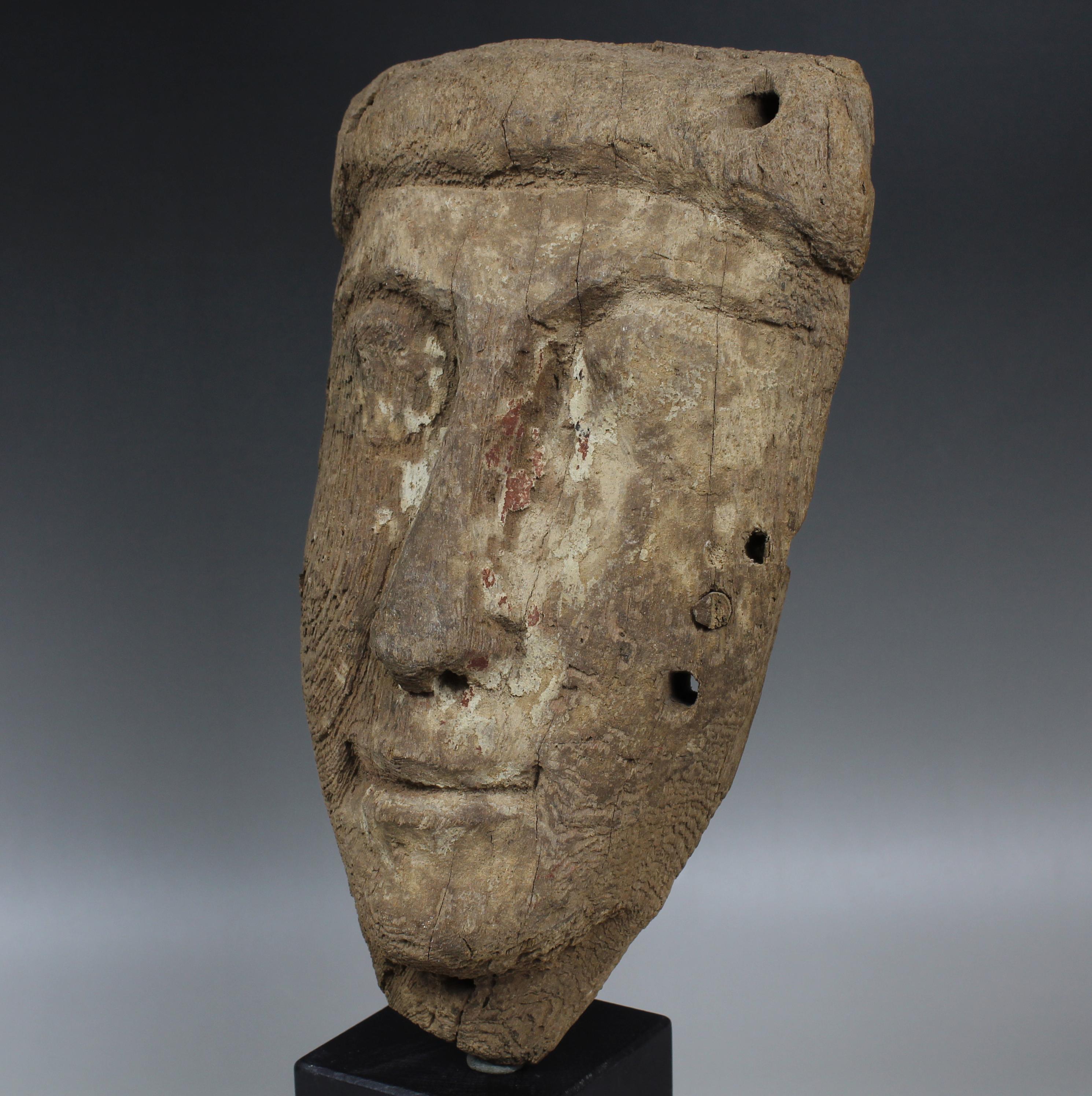 Egyptian sarcophagus mummy mask  In Good Condition In EL CAMPELLO, ES