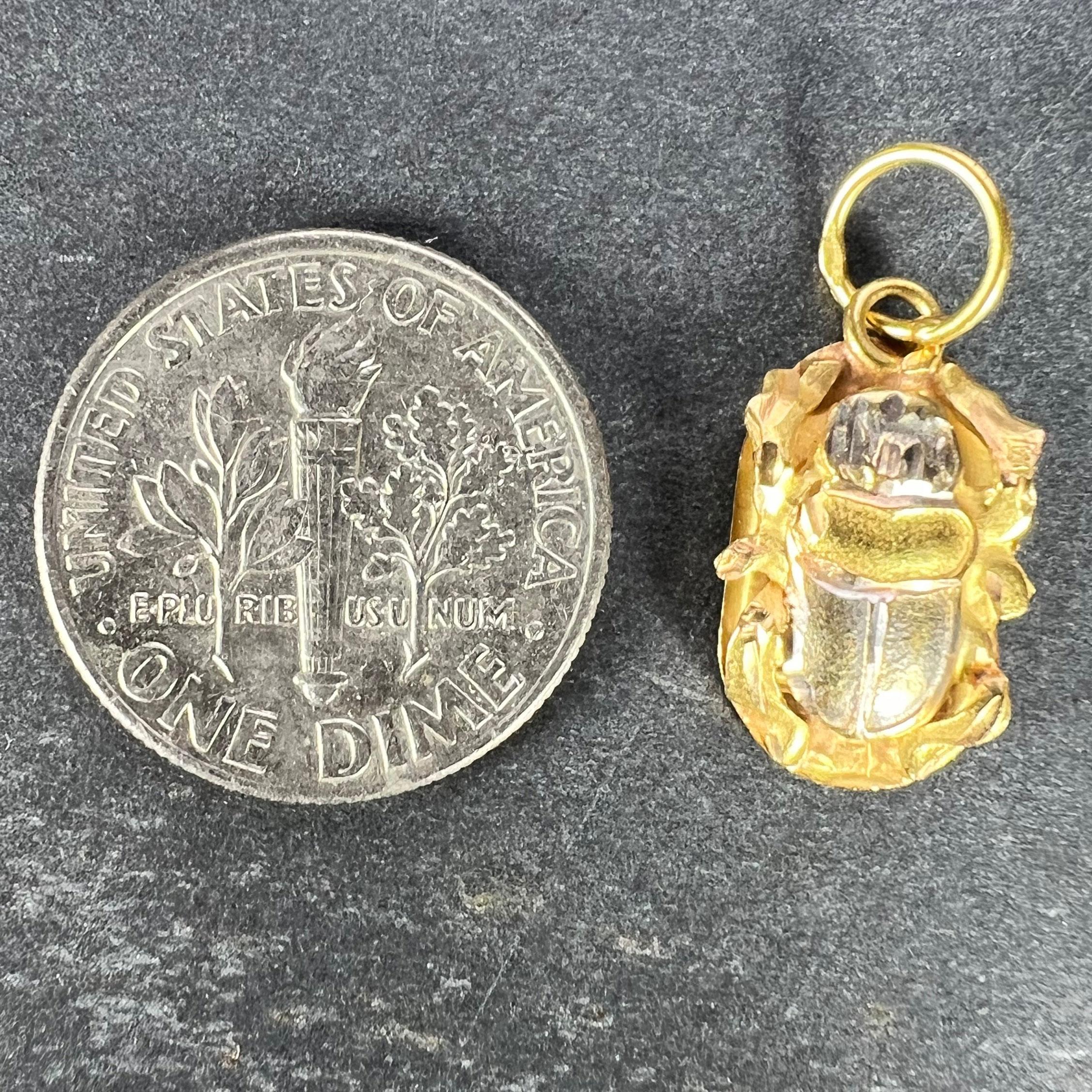 Pendentif breloque scarabée égyptienne en or jaune et blanc 18 carats 6