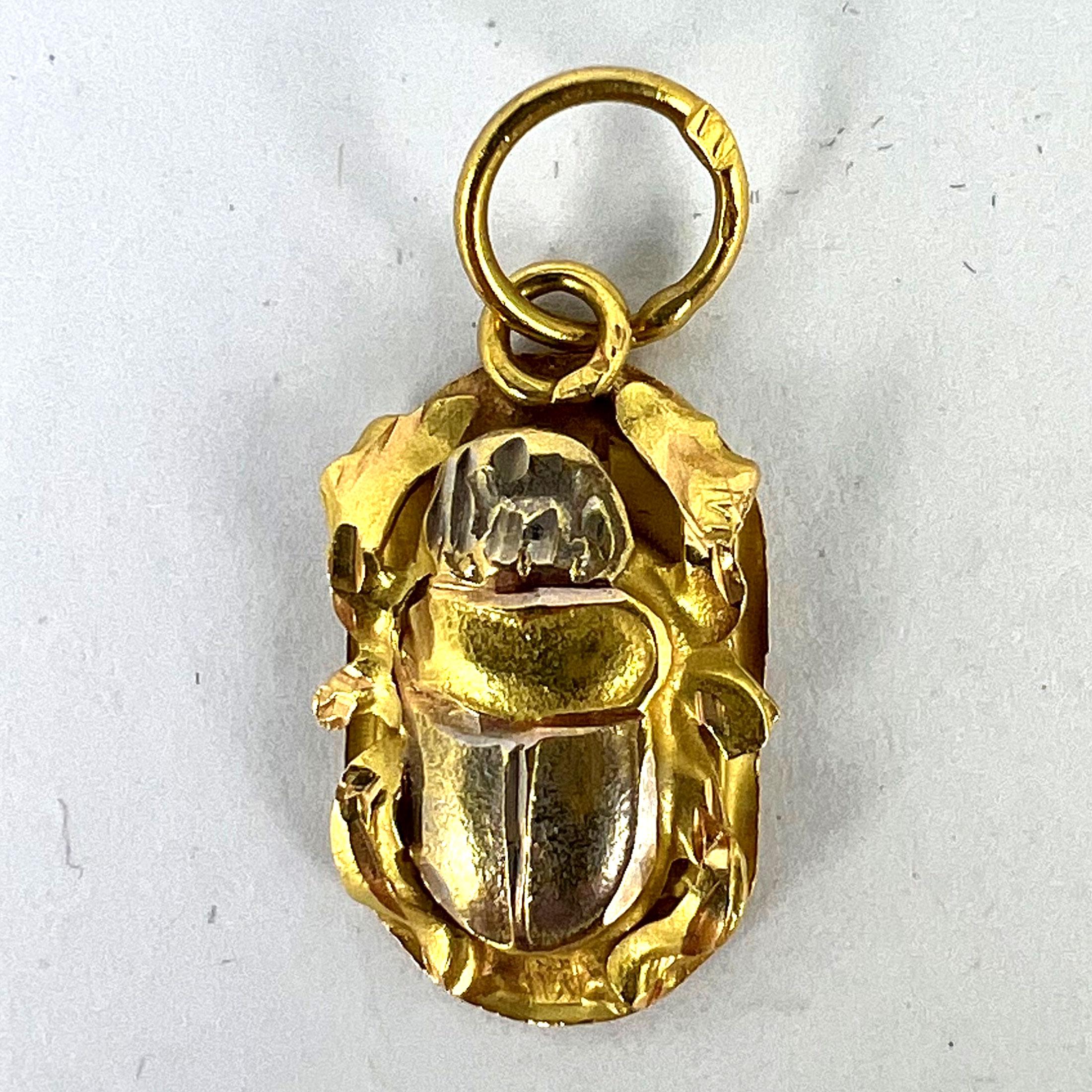 Pendentif breloque scarabée égyptienne en or jaune et blanc 18 carats 7