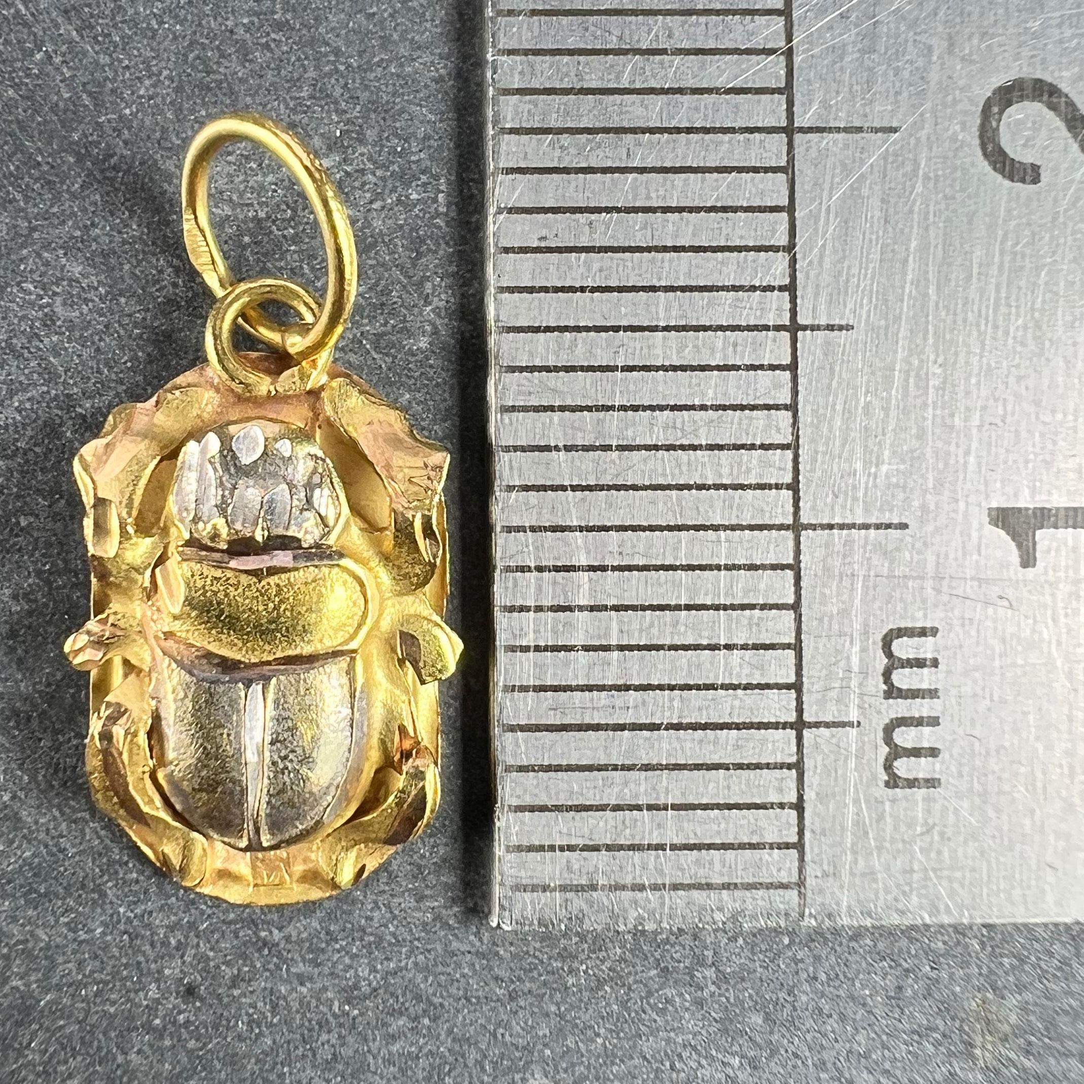 Pendentif breloque scarabée égyptienne en or jaune et blanc 18 carats 5