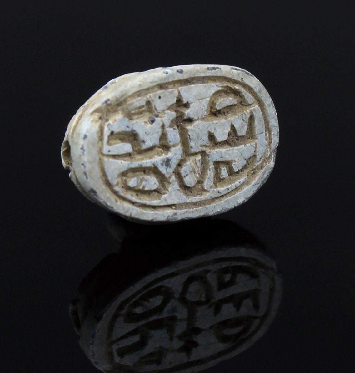 Egyptian scarab with pseudo-hieroglyphic, Anra-type In Good Condition For Sale In EL CAMPELLO, ES