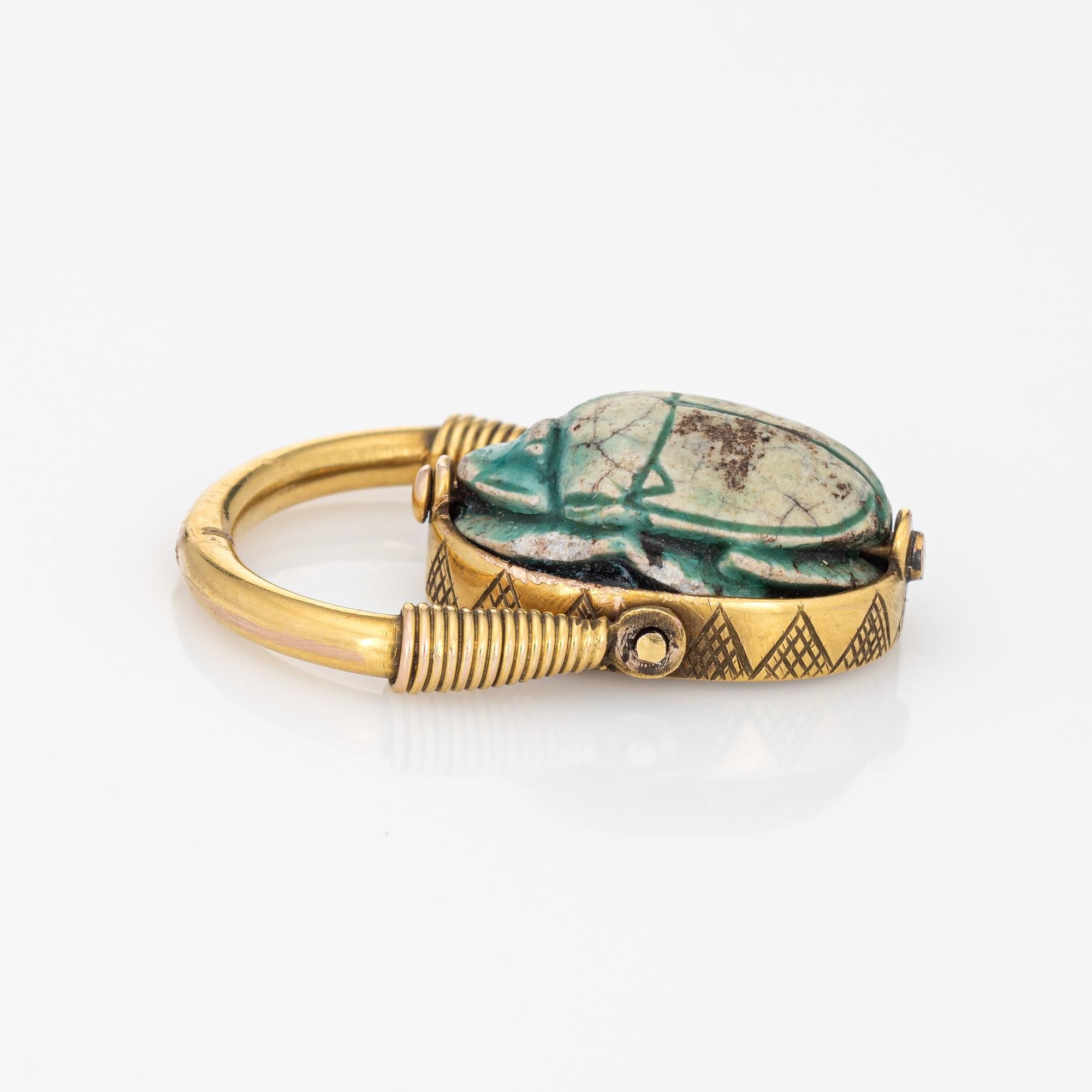 Ägyptische Flip-Ring mit Schlangenkäfer, Vintage 14k Gelbgold Fayence drehbar (Moderne)