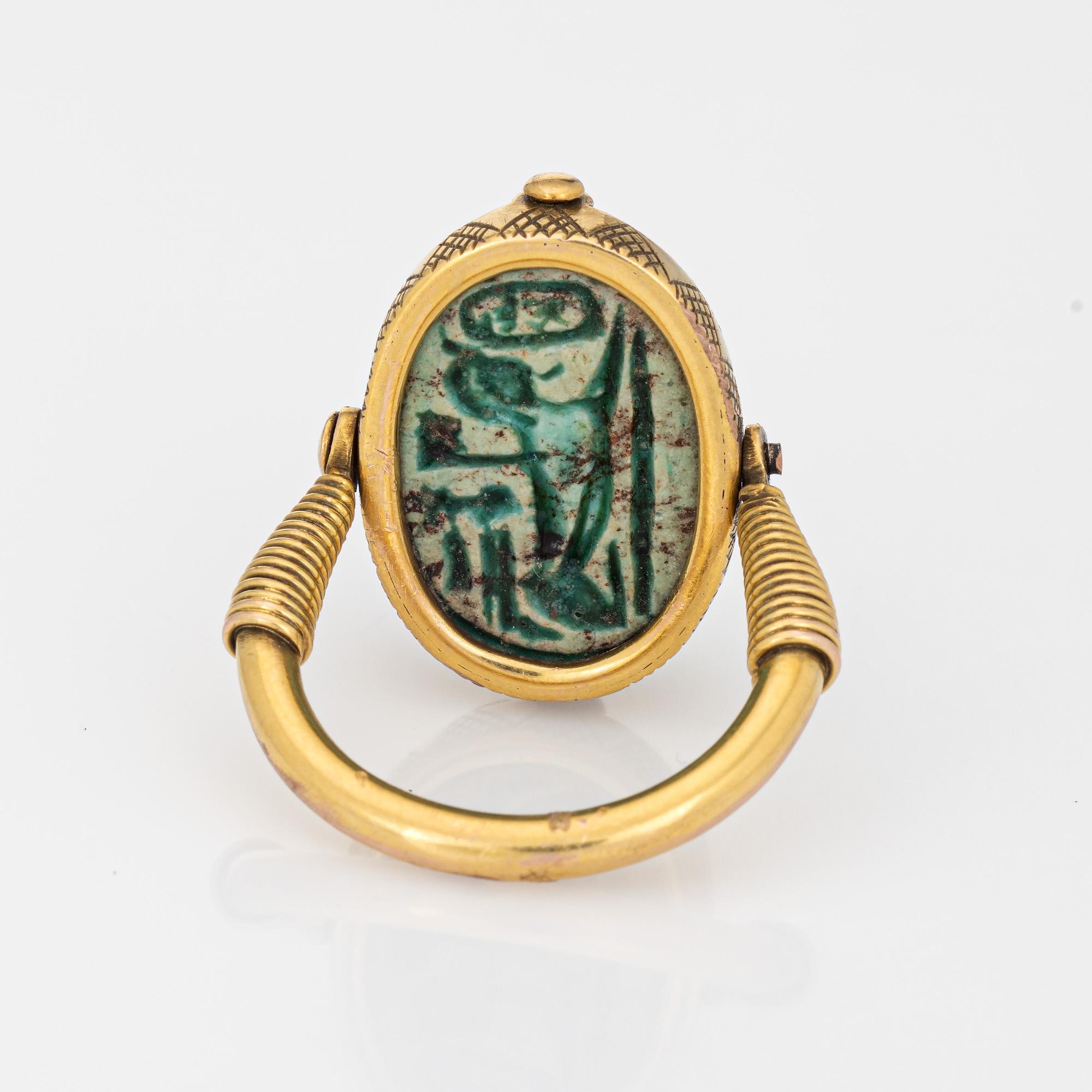 Ägyptische Flip-Ring mit Schlangenkäfer, Vintage 14k Gelbgold Fayence drehbar für Damen oder Herren