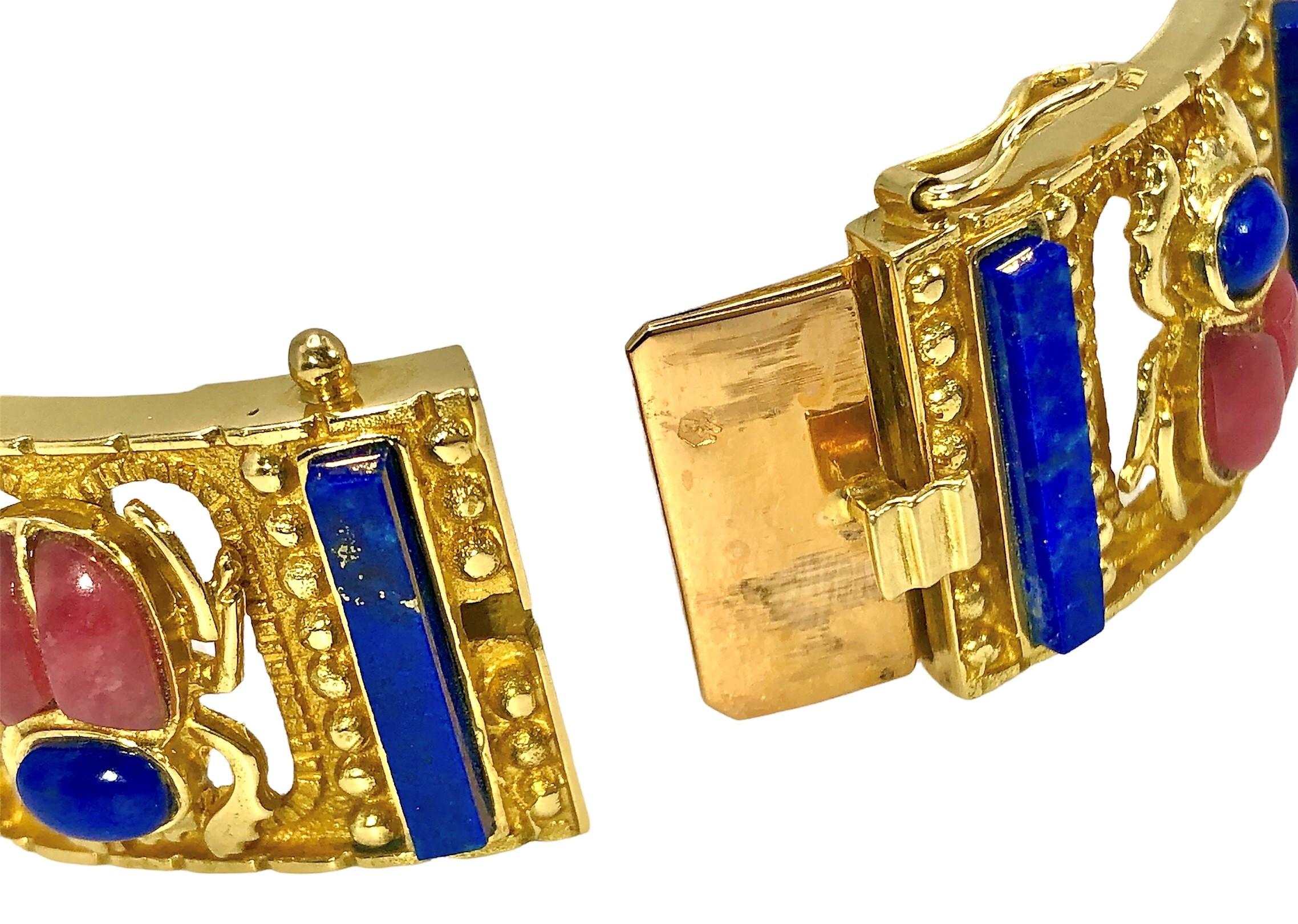 Egyptian Style 18k Yellow Gold, Lapis Lazuli & Rhodonite Scarab Beetle Bracelet In Good Condition For Sale In Palm Beach, FL
