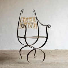 Sessel im ägyptischen Stil