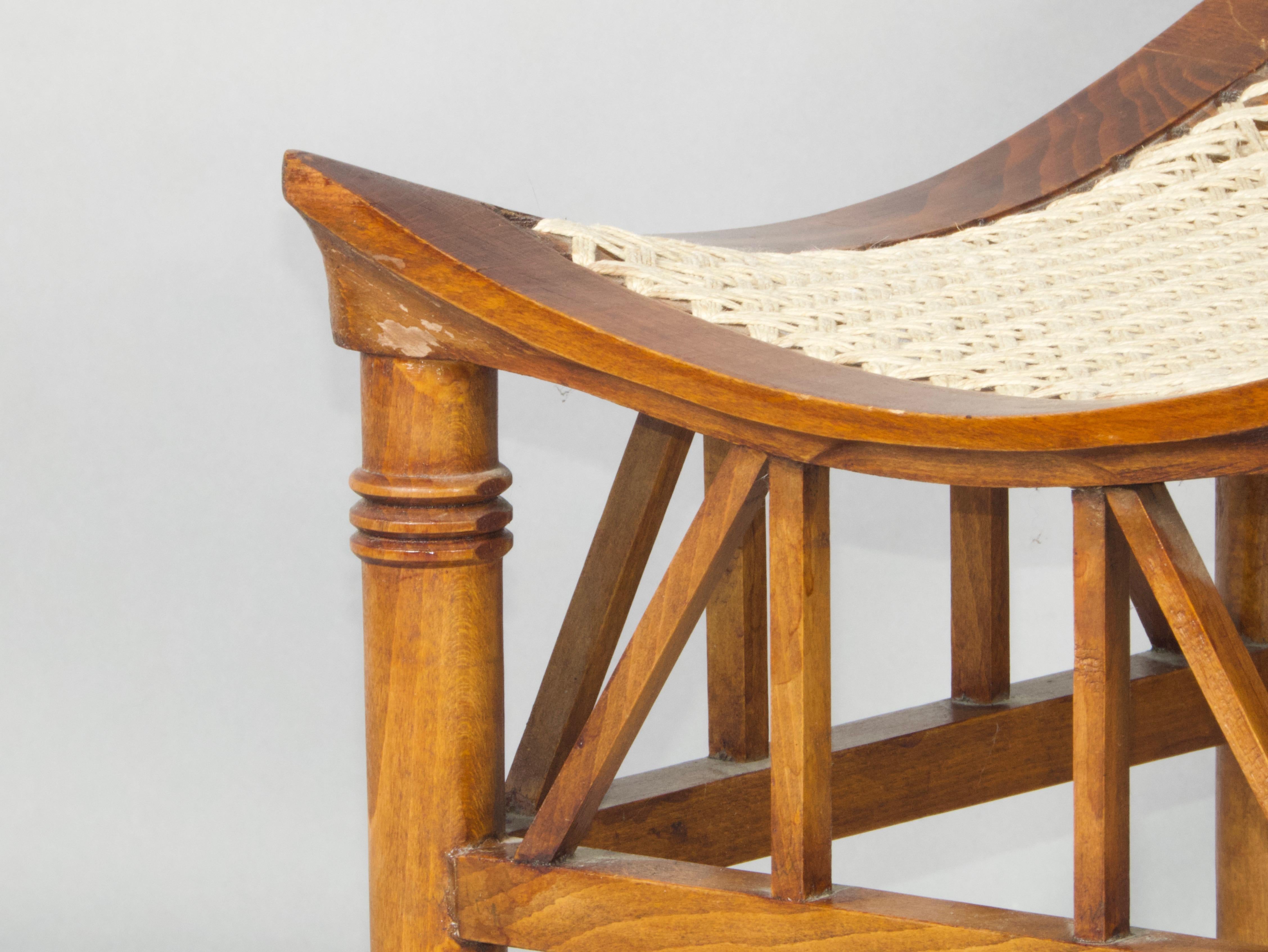 Egyptian style stool In Good Condition For Sale In grand Lancy, CH