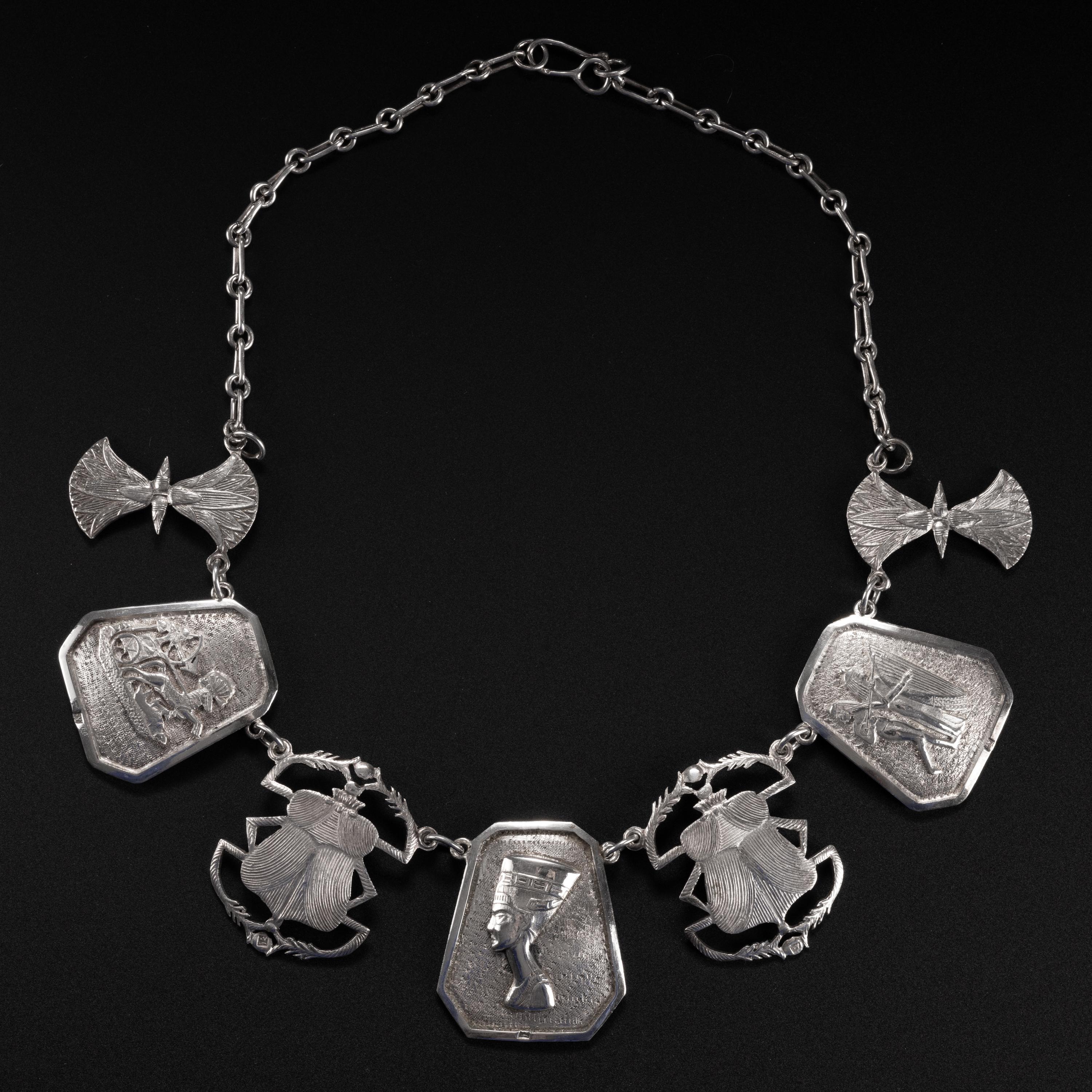 Néo-égyptien Collier en argent sterling de style néo-égyptien, Egyption, circa 1916 en vente