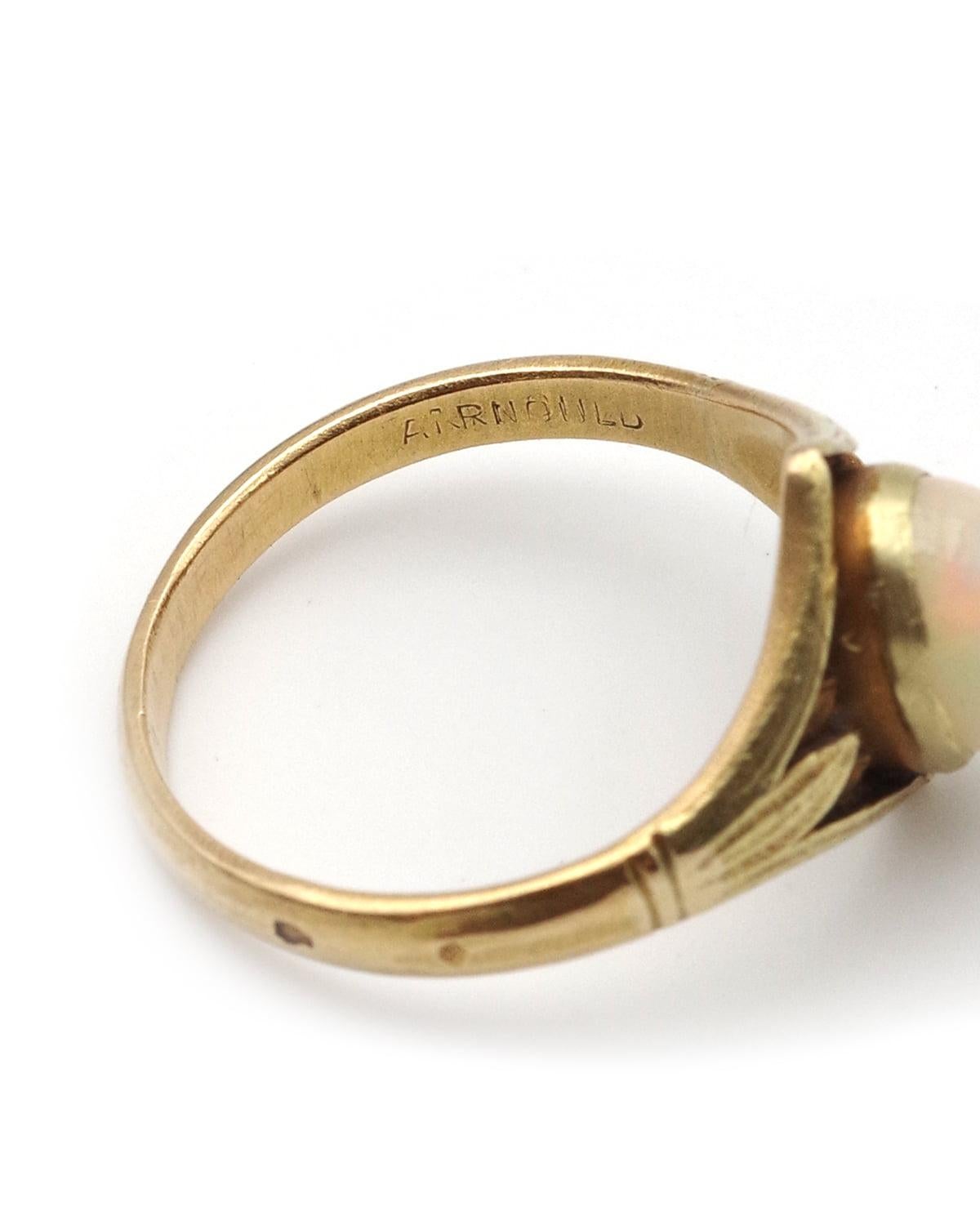 Egyptomania Opal Ring in 18k Gold signiert von Edouard Arnould im Zustand „Gut“ im Angebot in PARIS, FR