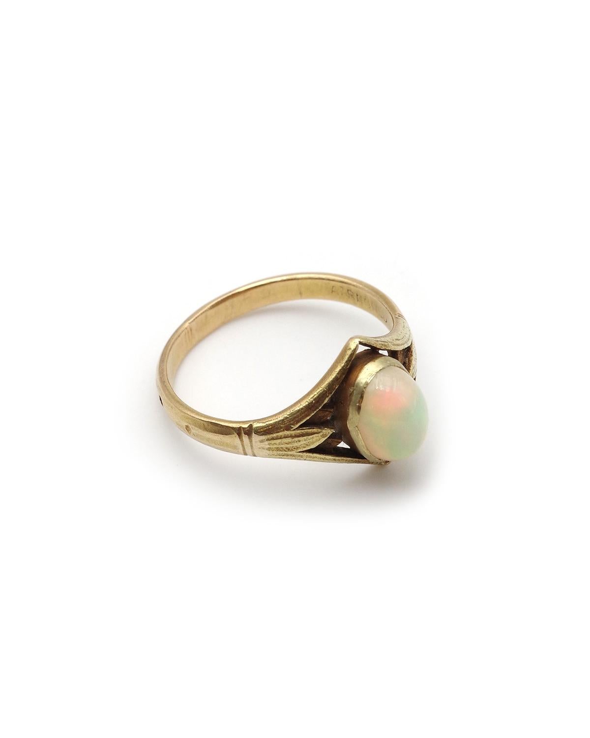 Egyptomania Opal Ring in 18k Gold signiert von Edouard Arnould Damen im Angebot