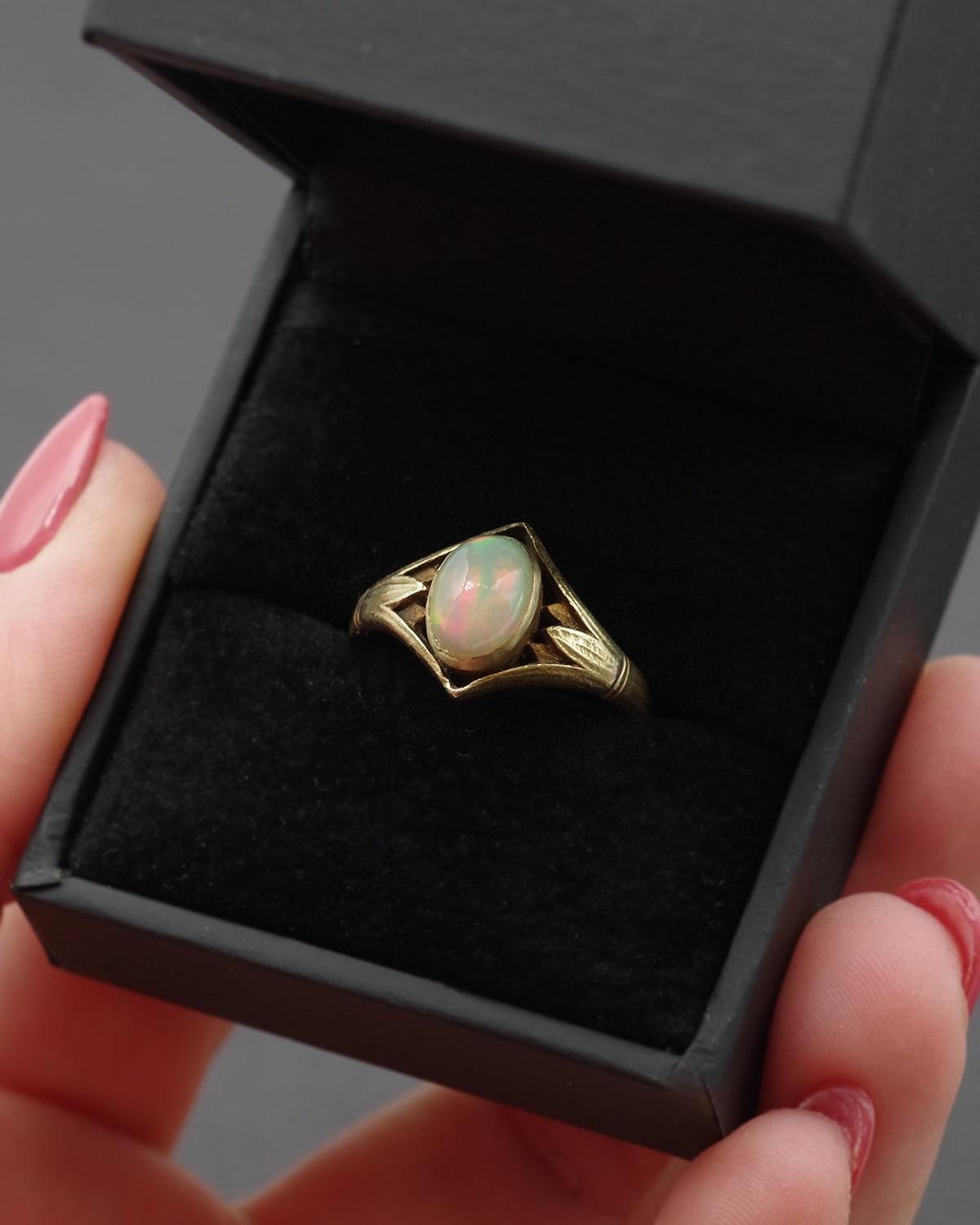 Egyptomania Opal Ring in 18k Gold signiert von Edouard Arnould im Angebot 2