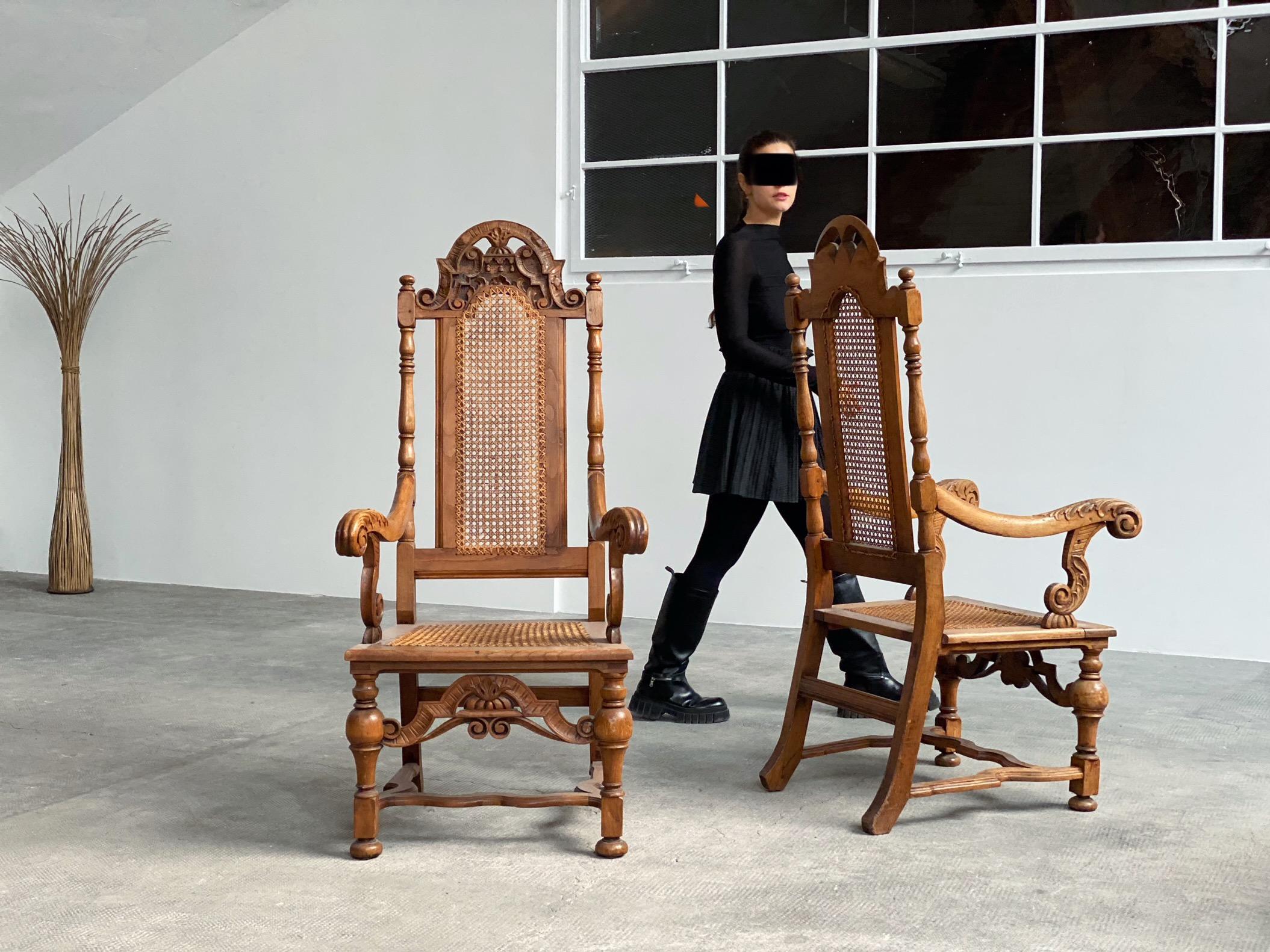 Eiche massiv Holz Rattan Geflecht Thron Stuhl Burg Ranis, Deutschland 1840 im Zustand „Gut“ im Angebot in Reutlingen, DE