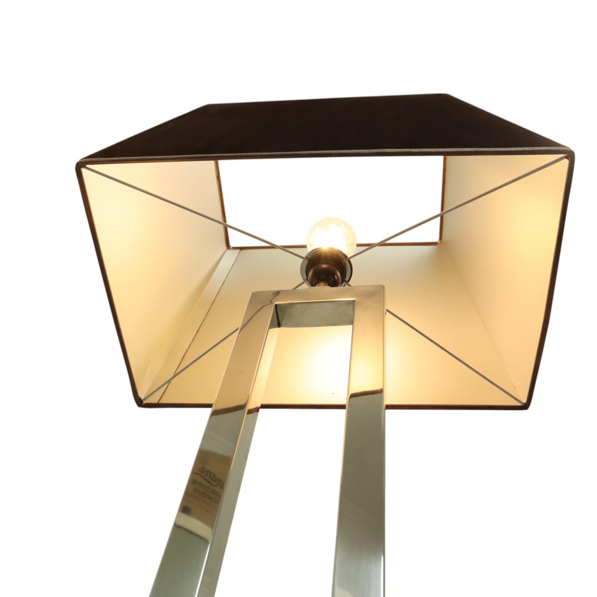 Lampadaire Eichholtz Arlington Design en acier inoxydable et base en granit 152 cm en vente 7
