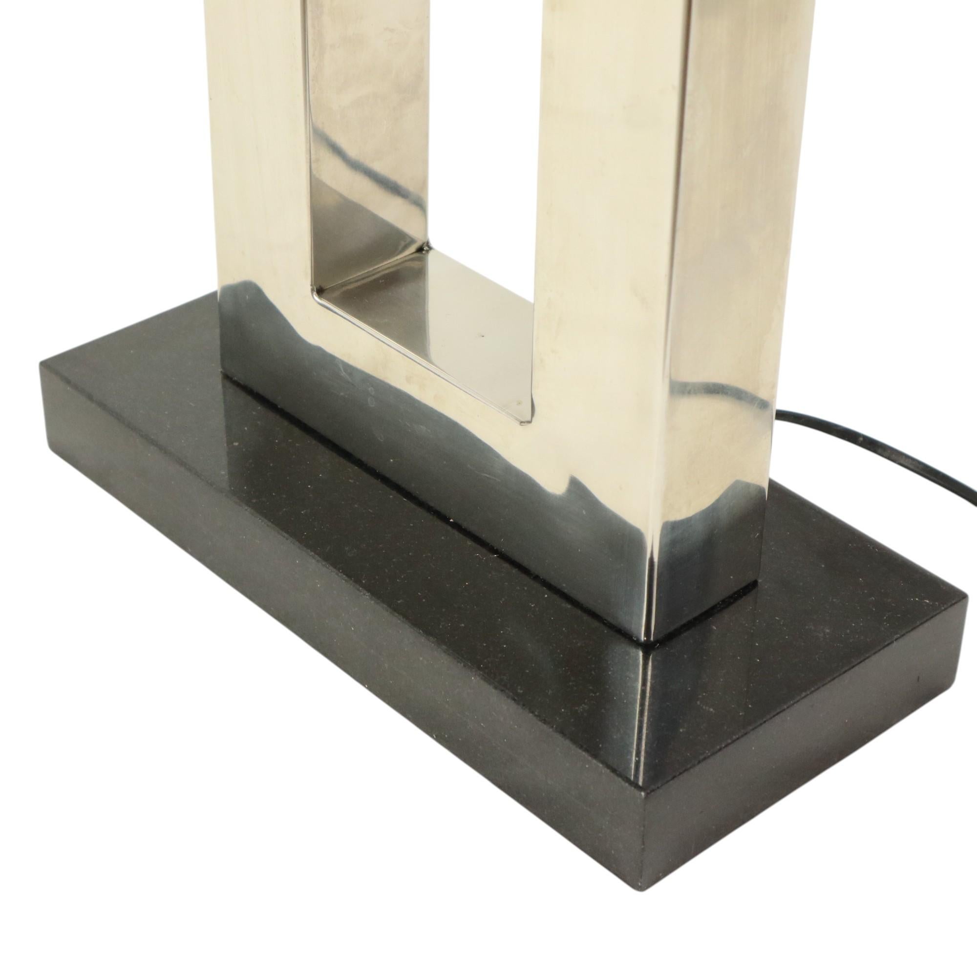 Lampe de bureau Eichholtz Arlington Design en acier inoxydable base granite 72 cm en vente 4