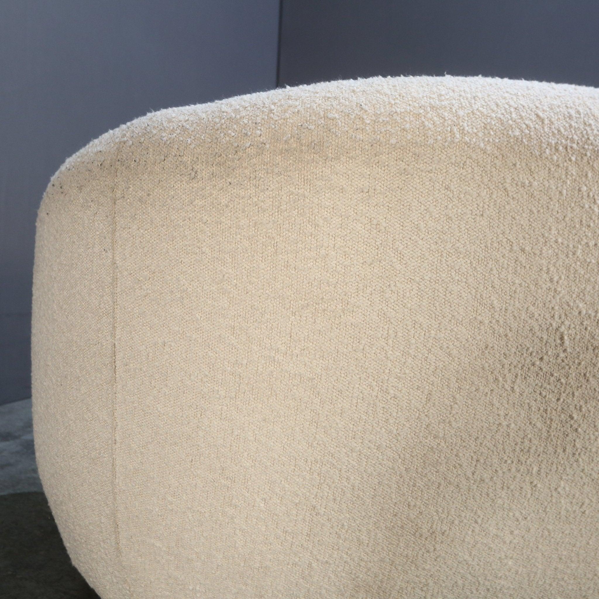 Eichholtz Brice White Boucle Sofa H72xW213xD90cm seat height 42cm In Good Condition In Basildon, London