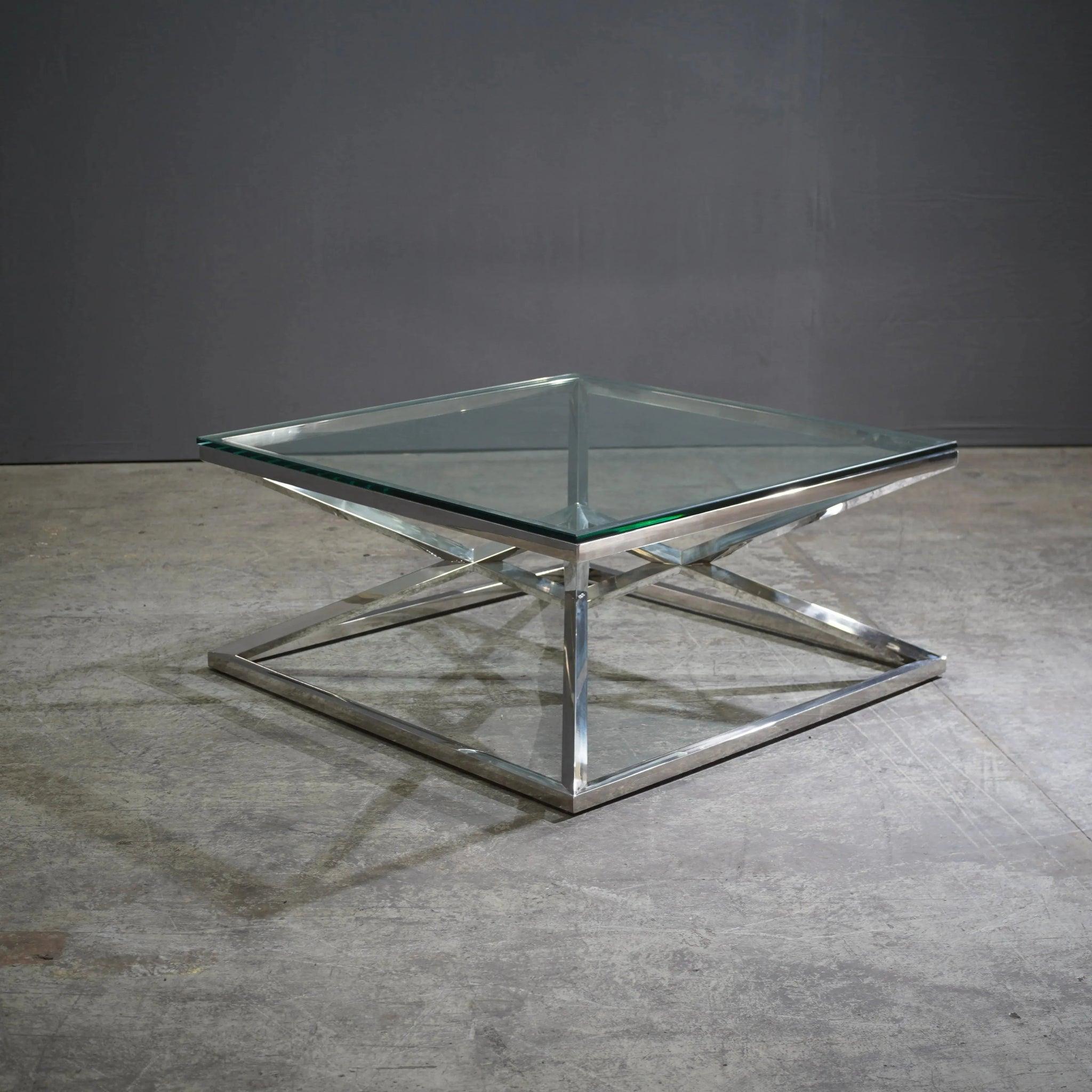 Néerlandais Table basse Connor en verre Eichholtz en vente