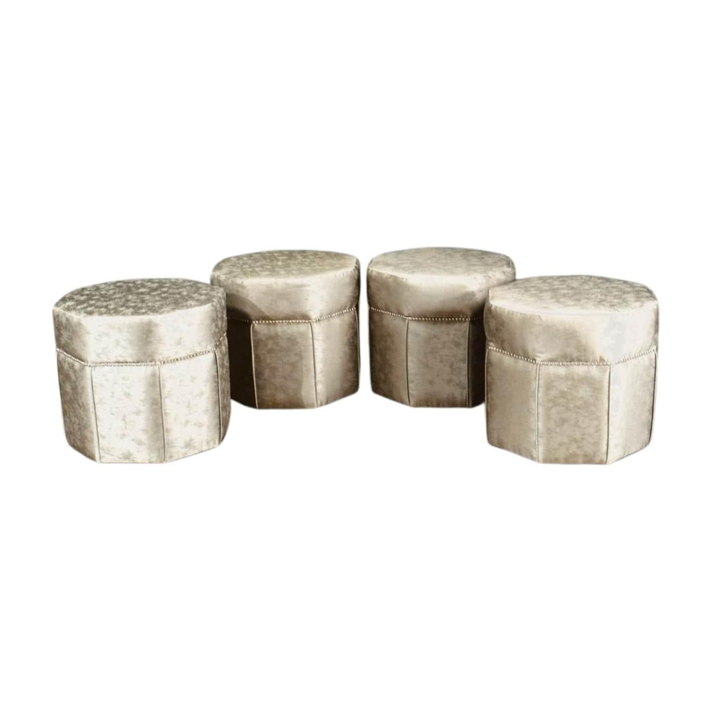 Néerlandais Tabouret Eichholtz recouvert de tissu gris (série de 4) en vente