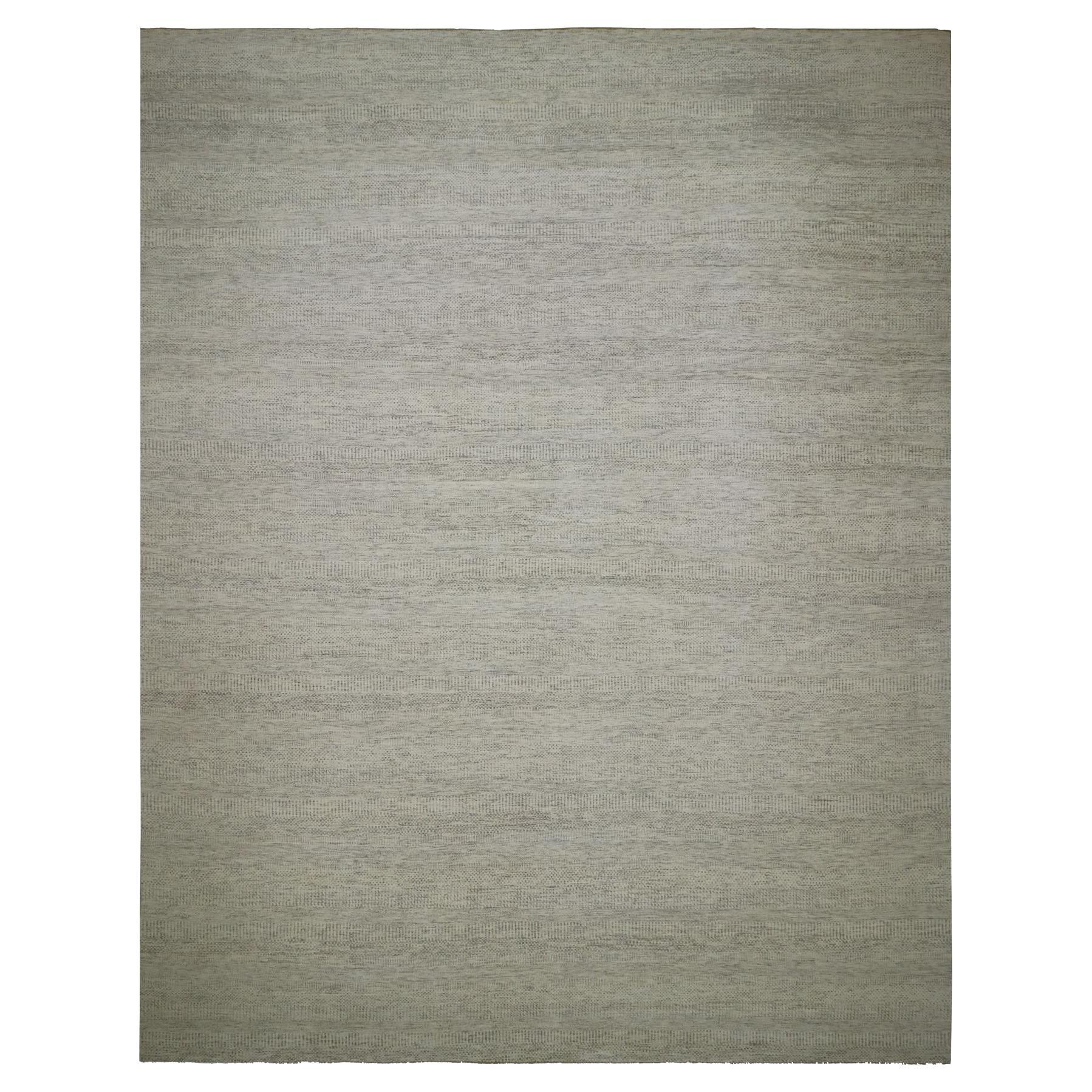 Eider Weißer moderner handgeknüpfter orientalischer Teppich in Grasdesign aus reiner Wolle in Tone auf Tone