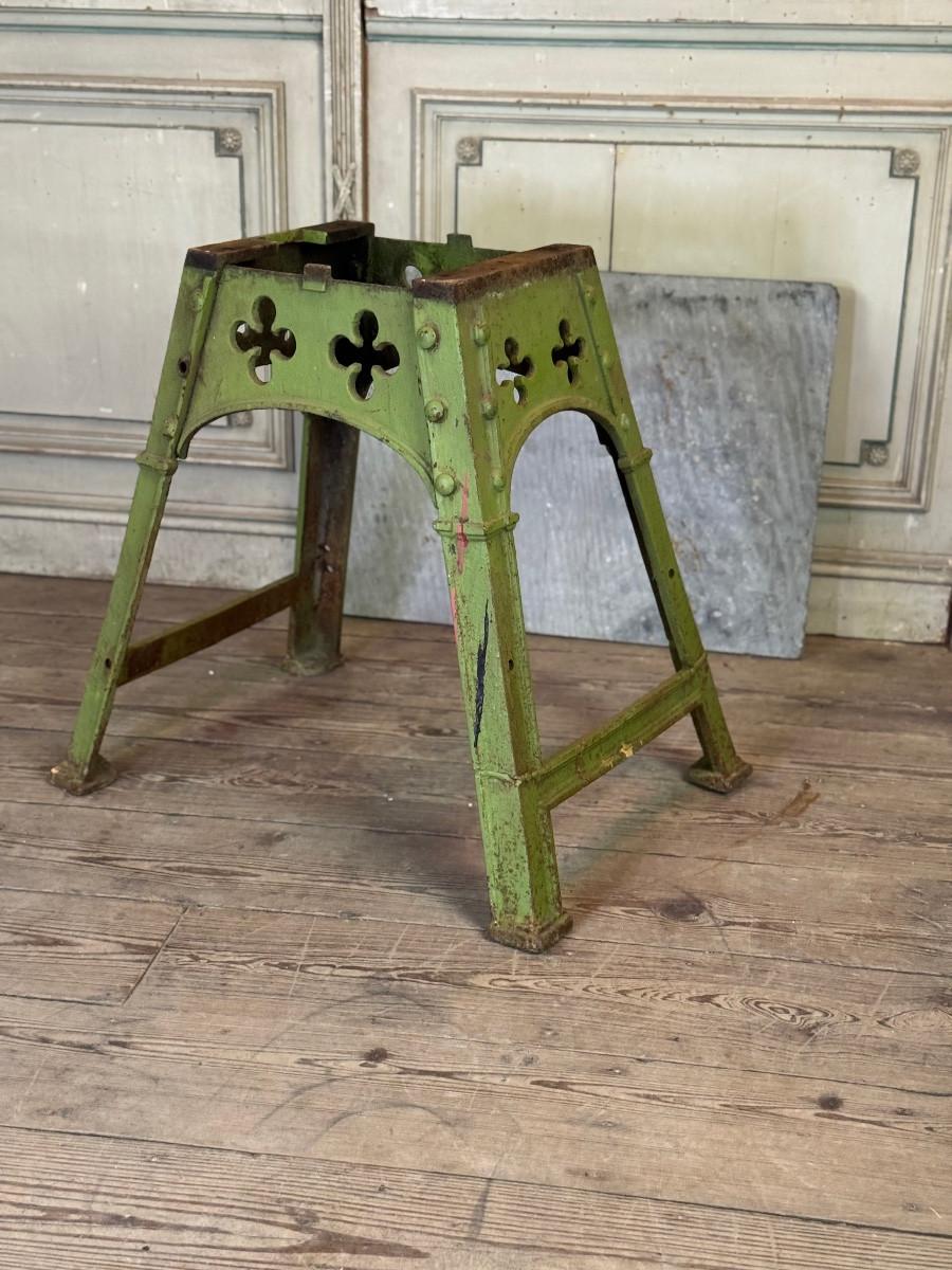Industrieller Metalltisch im Eiffelstil, originaler grüner Anstrich, um 1900 (Französisch) im Angebot