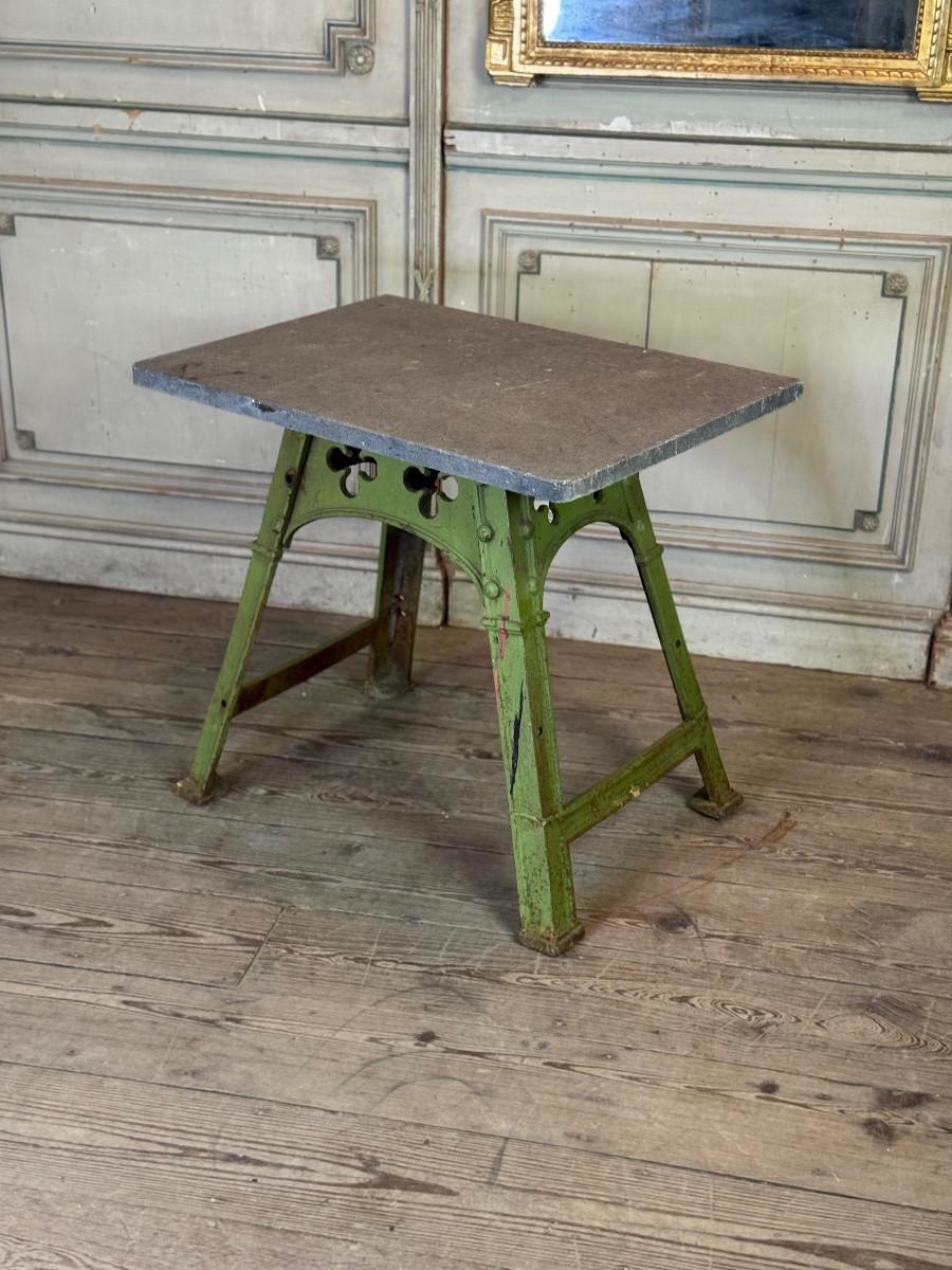Industrieller Metalltisch im Eiffelstil, originaler grüner Anstrich, um 1900 (20. Jahrhundert) im Angebot