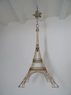 Lustre Tour Eiffel en tôle crème et or, Paris, datant d'environ 1940, exemplaire unique
