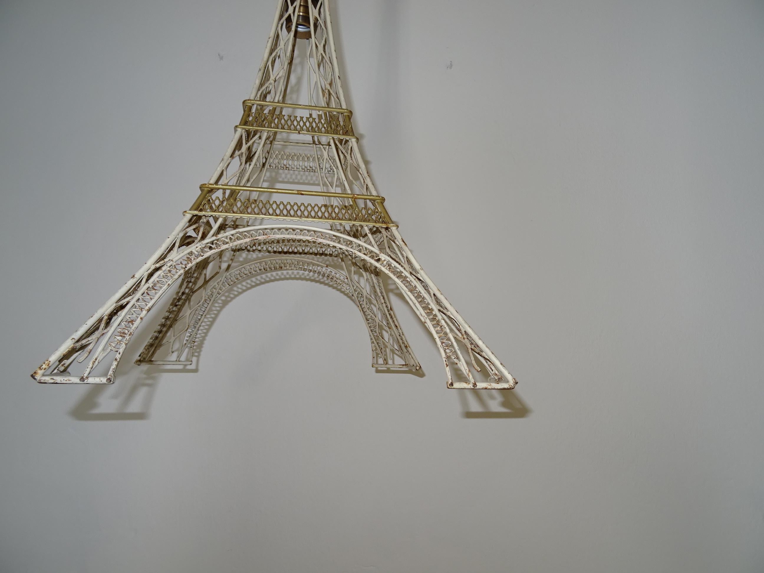 French Eiffel Tower Tole Cream & Gold Paris Chandelier circa 1940 One of a Kind In Good Condition For Sale In Modena (MO), Modena (Mo)