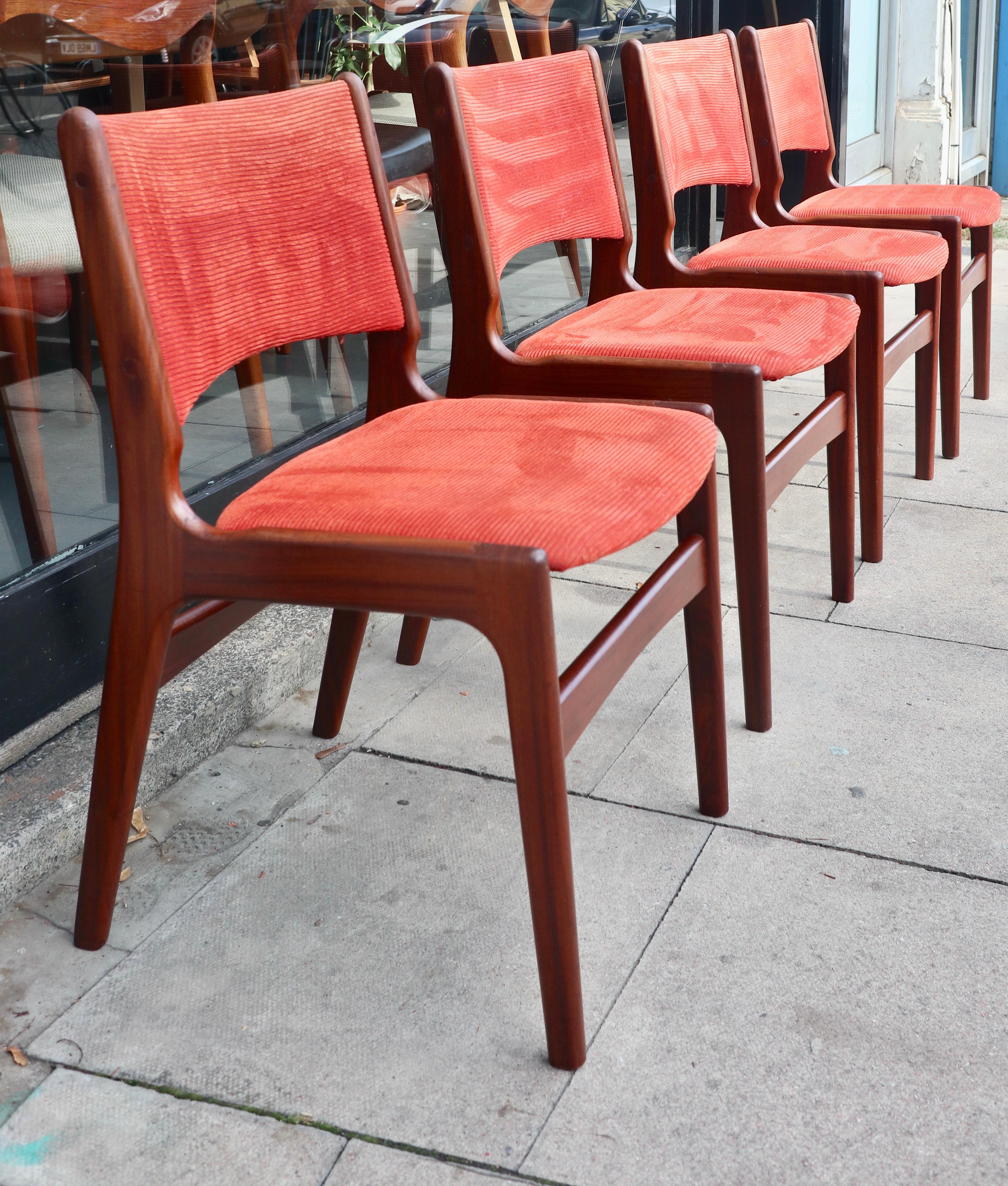 Huit chaises de salle à manger danoises Erik Buch « Modèle 89 » des années 1960  en vente 8