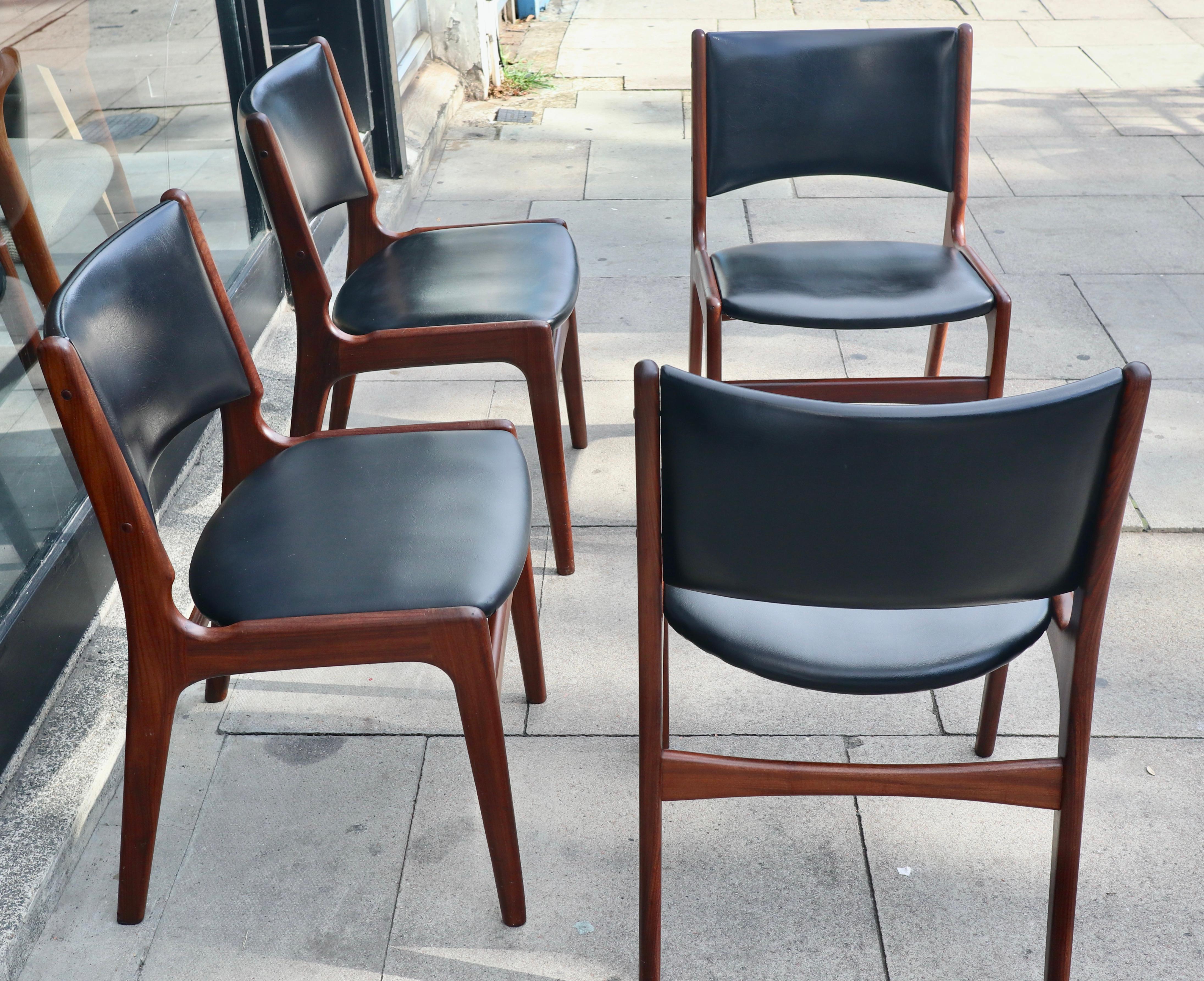 Huit chaises de salle à manger danoises Erik Buch « Modèle 89 » des années 1960  en vente 1