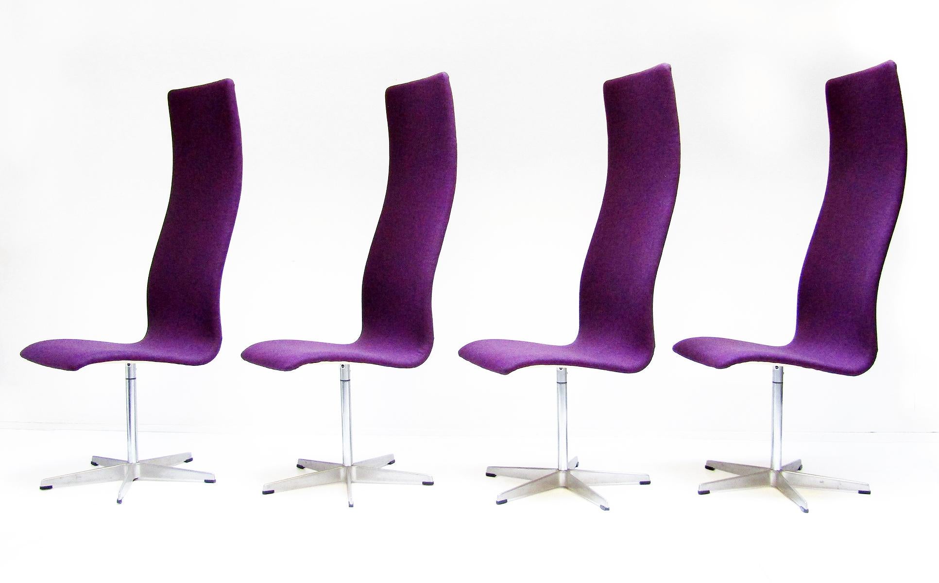 Acht Oxford-Stühle mit hoher Rückenlehne aus den 1960er Jahren von Arne Jacobsen für Fritz Hansen (Stahl) im Angebot