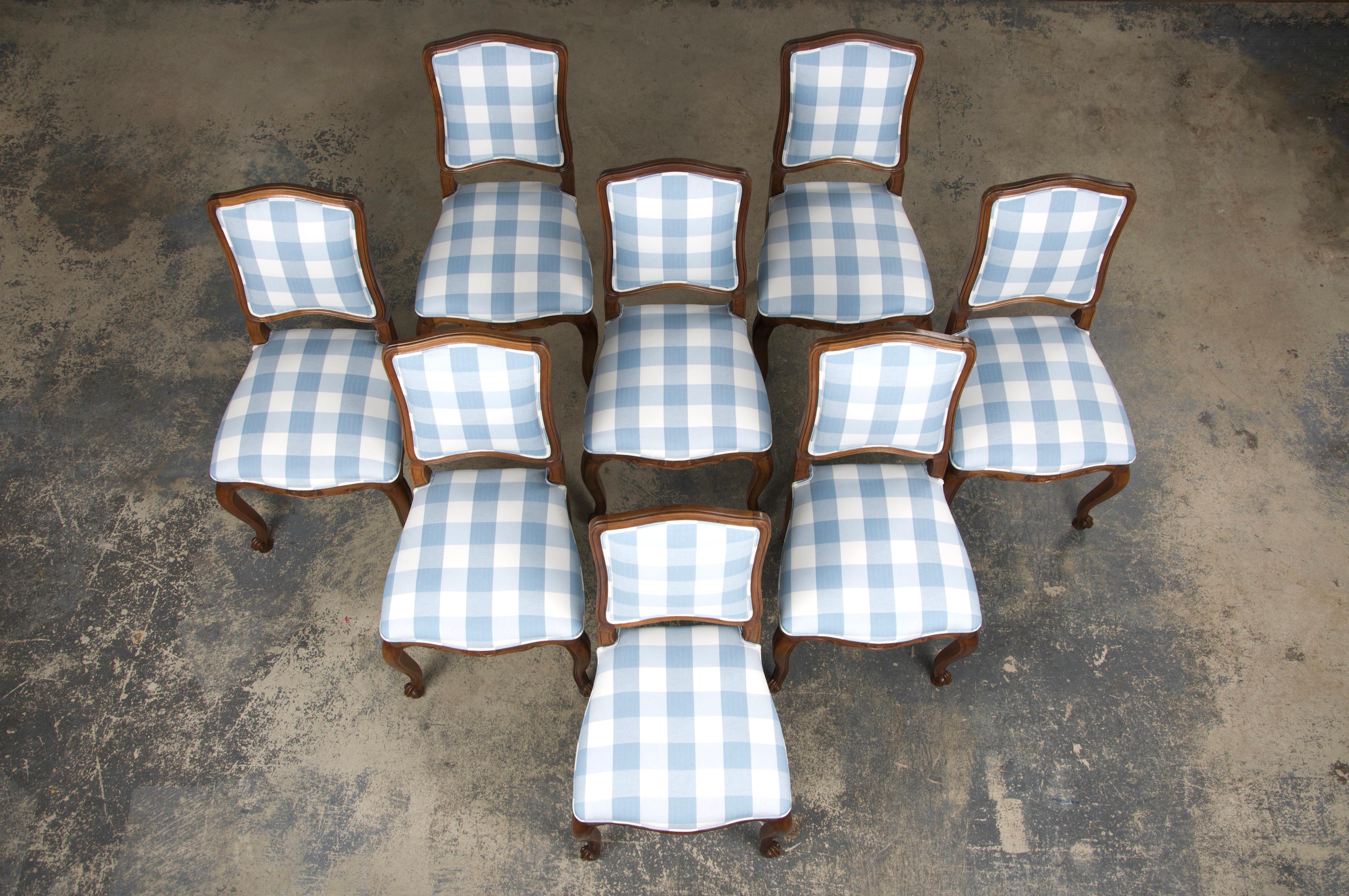 Hand-Carved Eight 19th Century French Louis XV Walnut Dining Chairs in Light Blue Plaid For Sale