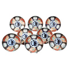 Huit plats en porcelaine Imari Porcelain japonaise du XIXe siècle, période Meiji (1868-1912)